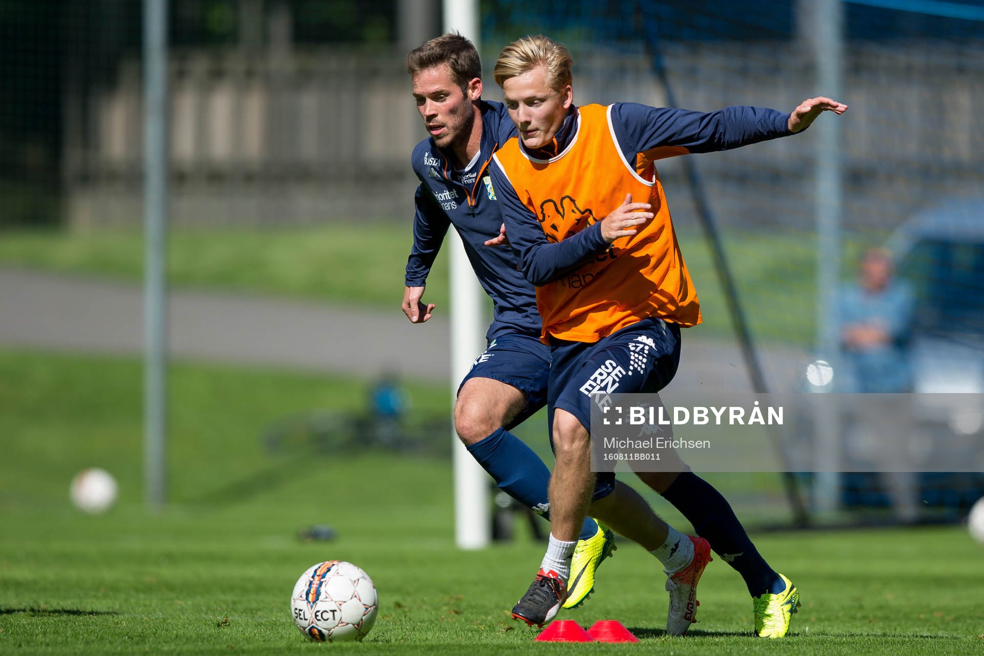 IFK Göteborgs Billy Nordström före Emil Salomonsson