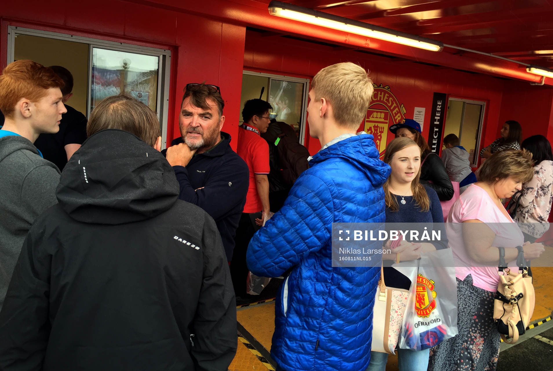 Manchester Uniteds supportrar köar för att få namn på