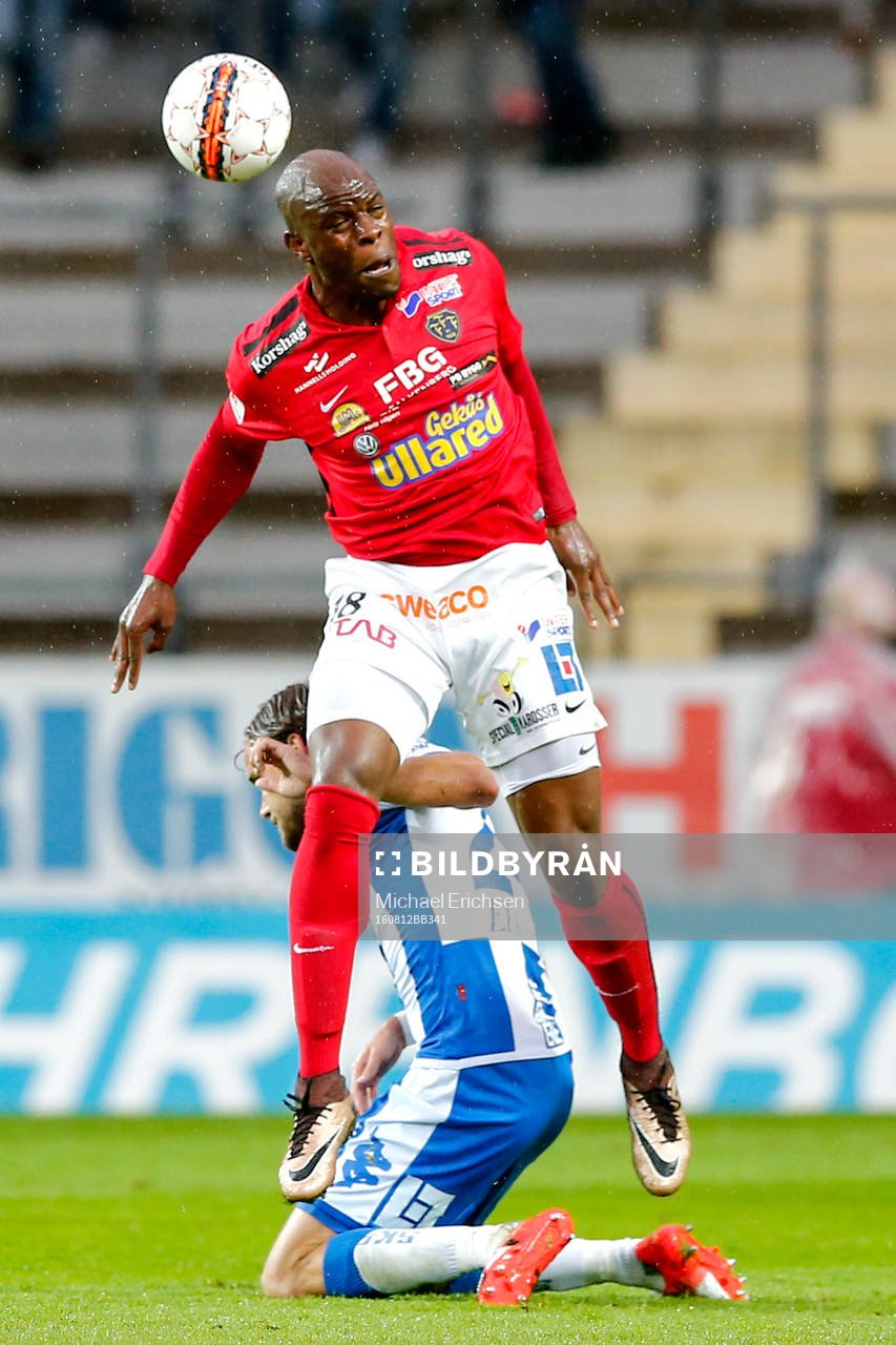Falkenbergs Hakeem Araba och IFK Göteborgs Tom Pettersson