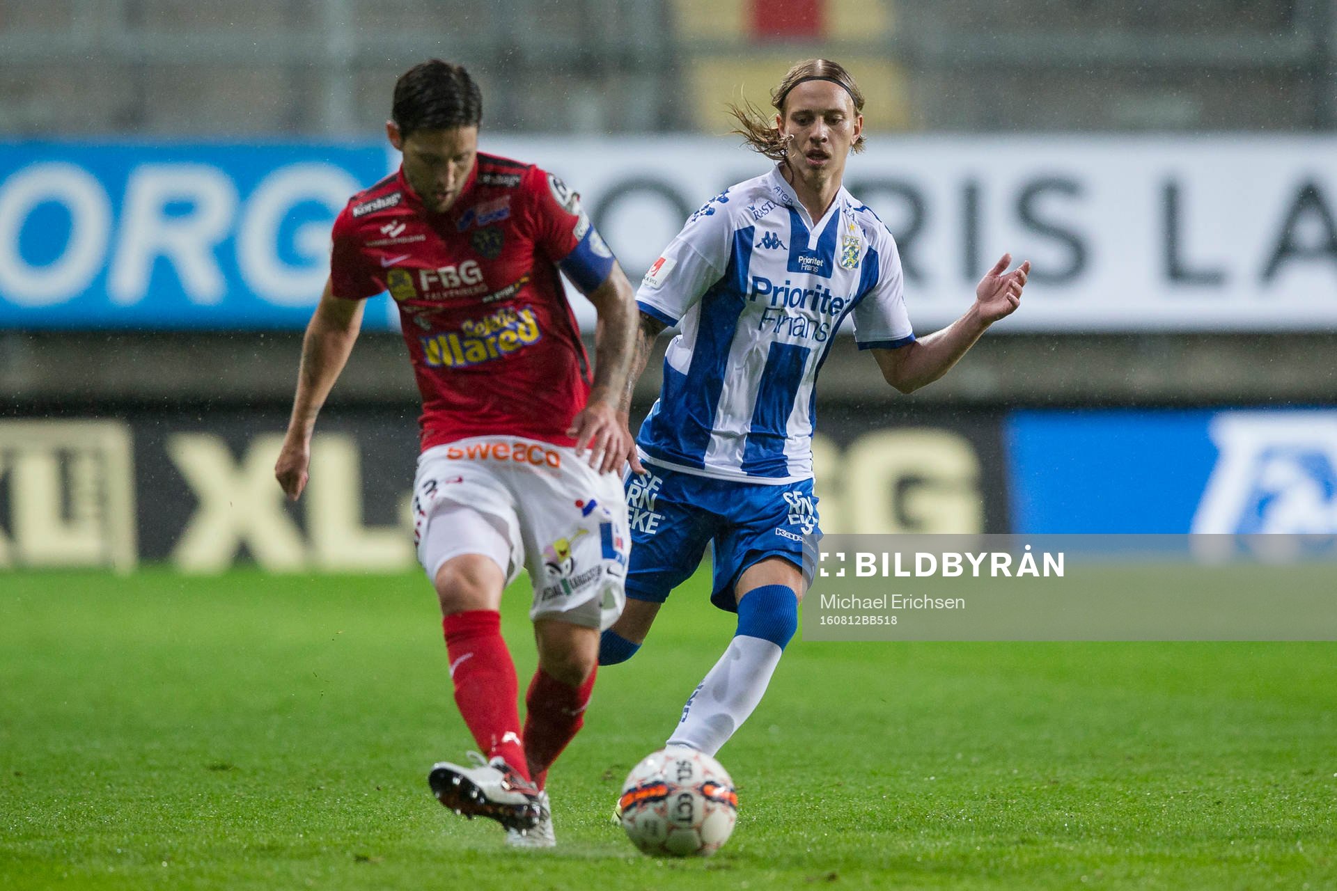 Falkenbergs Tibor Joza jagas av IFK Göteborgs Elias Mar