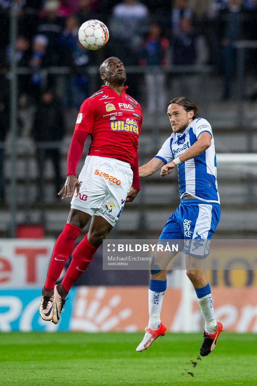 Falkenbergs Hakeem Araba i nickduell med IFK Göteborgs Tom