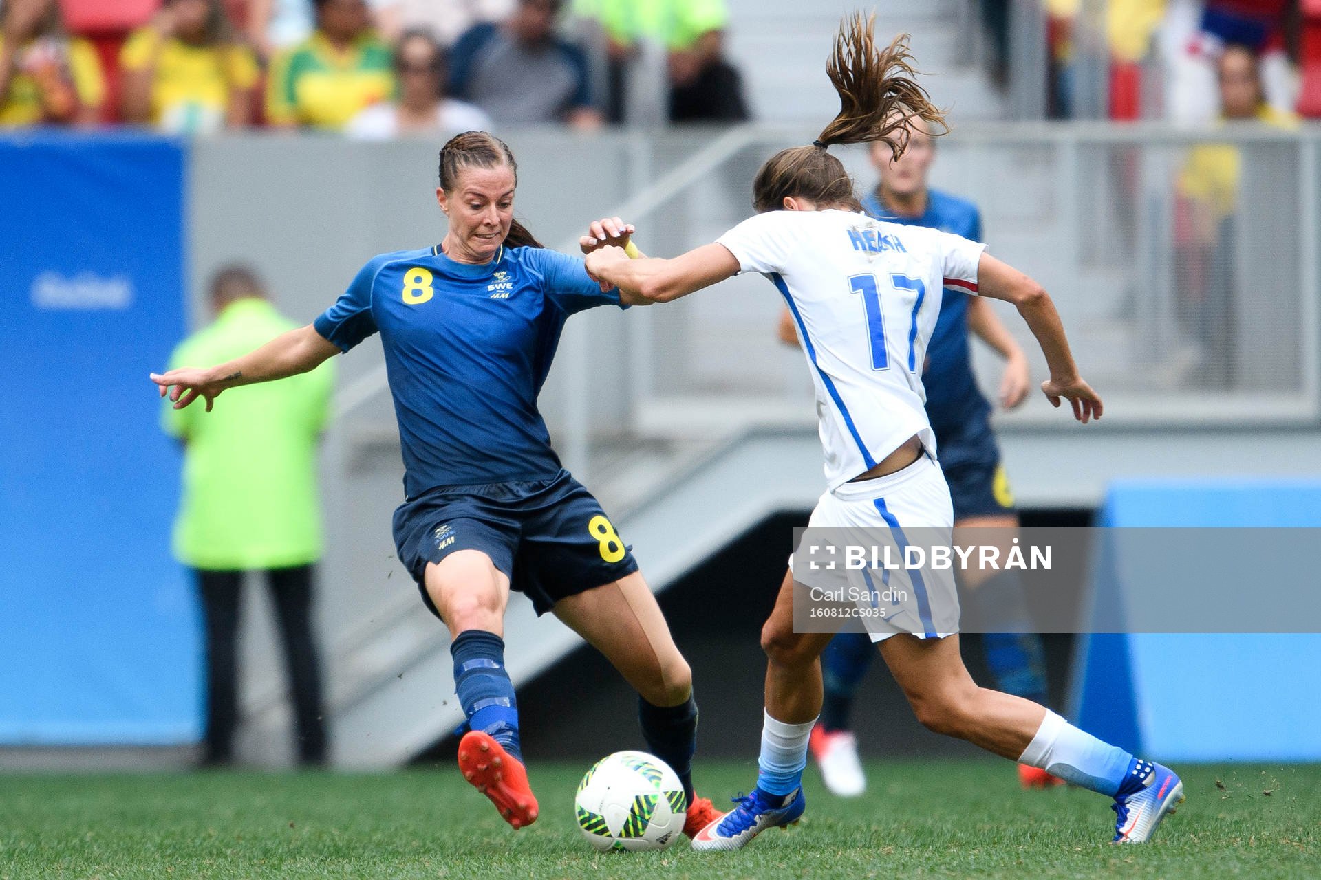 Sveriges Lotta Schelin i kvartsfinalen i fotboll mellan USA