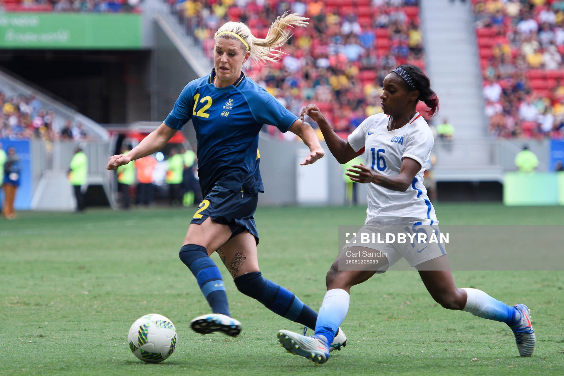 s Crystal Dunn i kvartsfinalen i fotboll mellan USA och