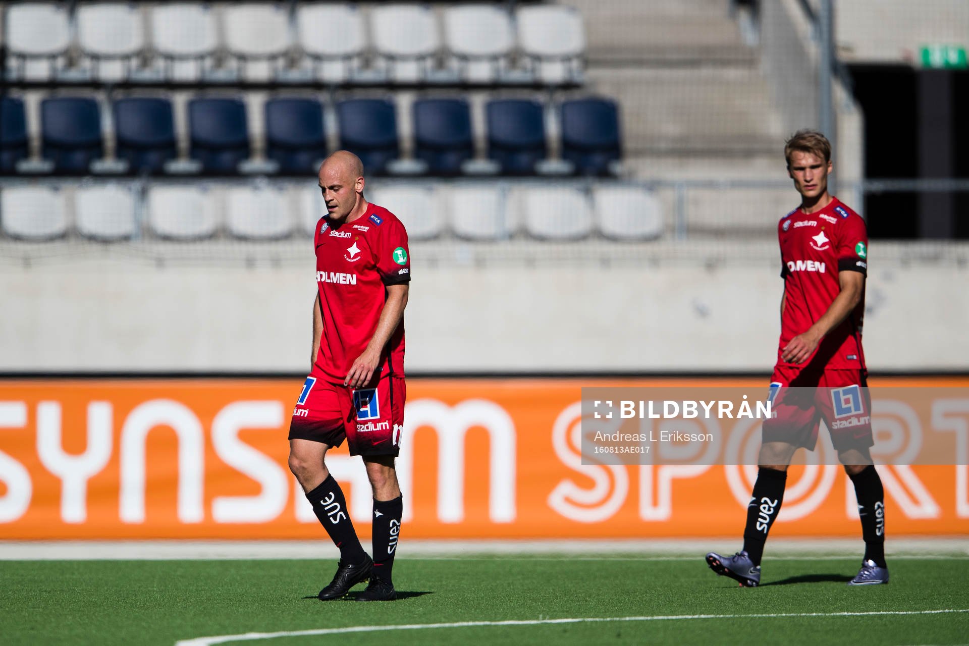 Norrköpings Daniel Sjölund och Sebastian Andersson ser