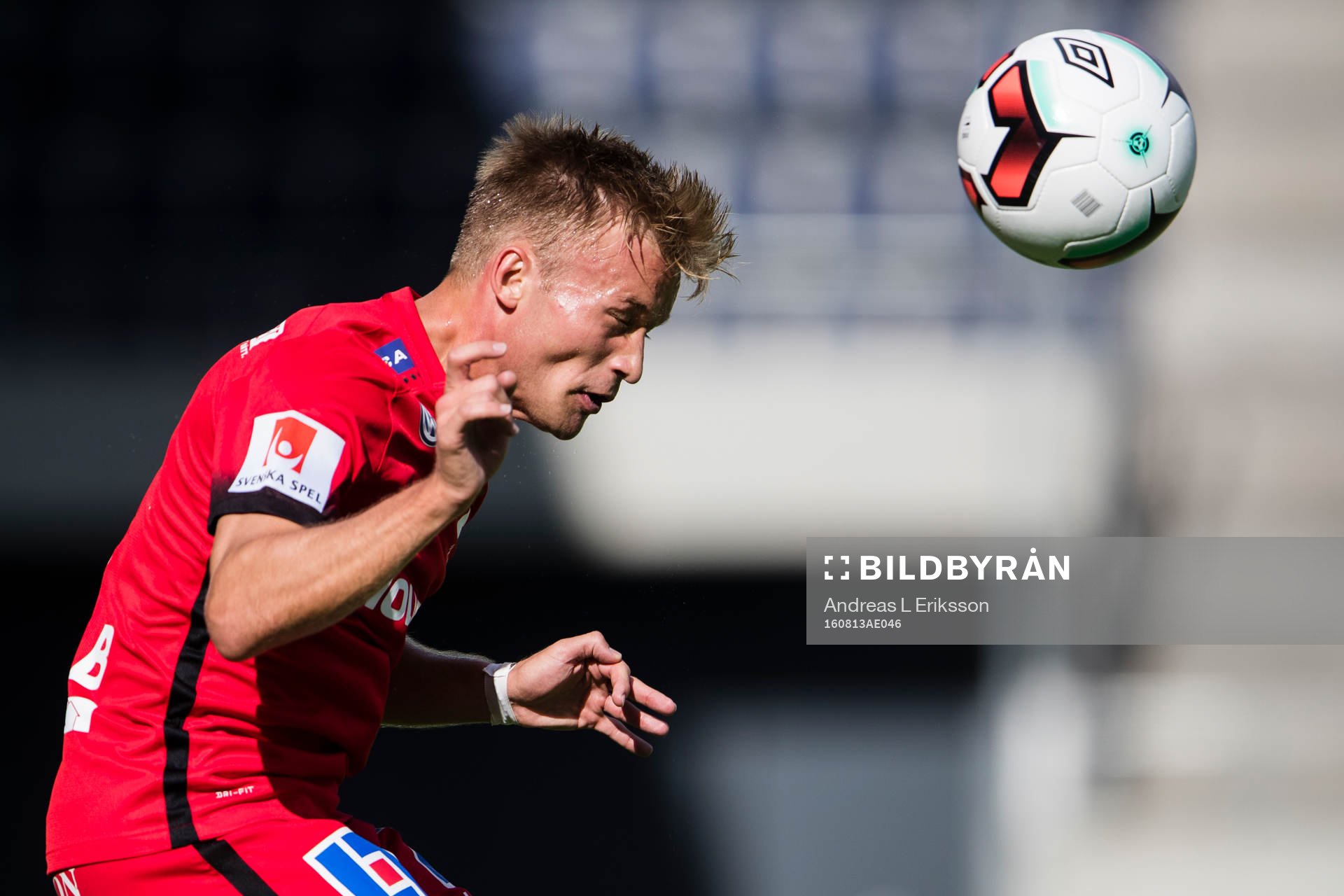Norrköpings Nicklas Bärkroth med en nick
