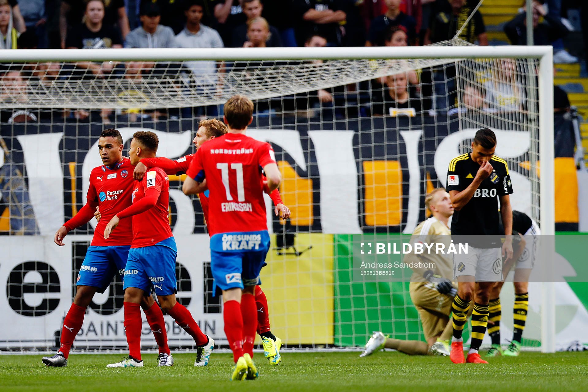 Helsingborgs Tyrell Rusike gör 0-1 och jublar med Jordan Larsson under fotbollsmatchen i Allsvenskan mellan AIK och Helsingborg den 13 Augusti 2016 i Stockholm.
