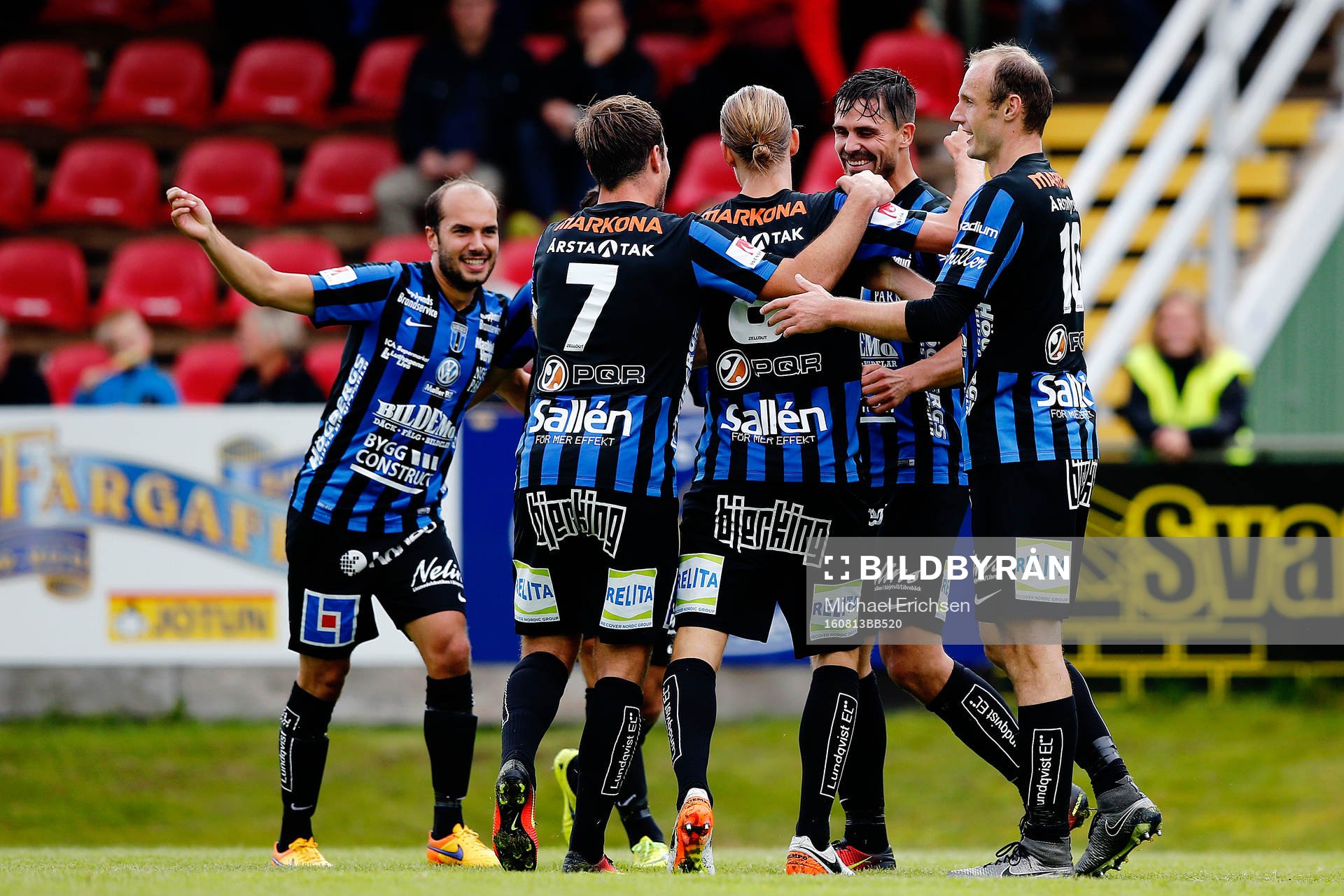 Sirius Ante Björkebaum gör 0-2 och jublar med sina