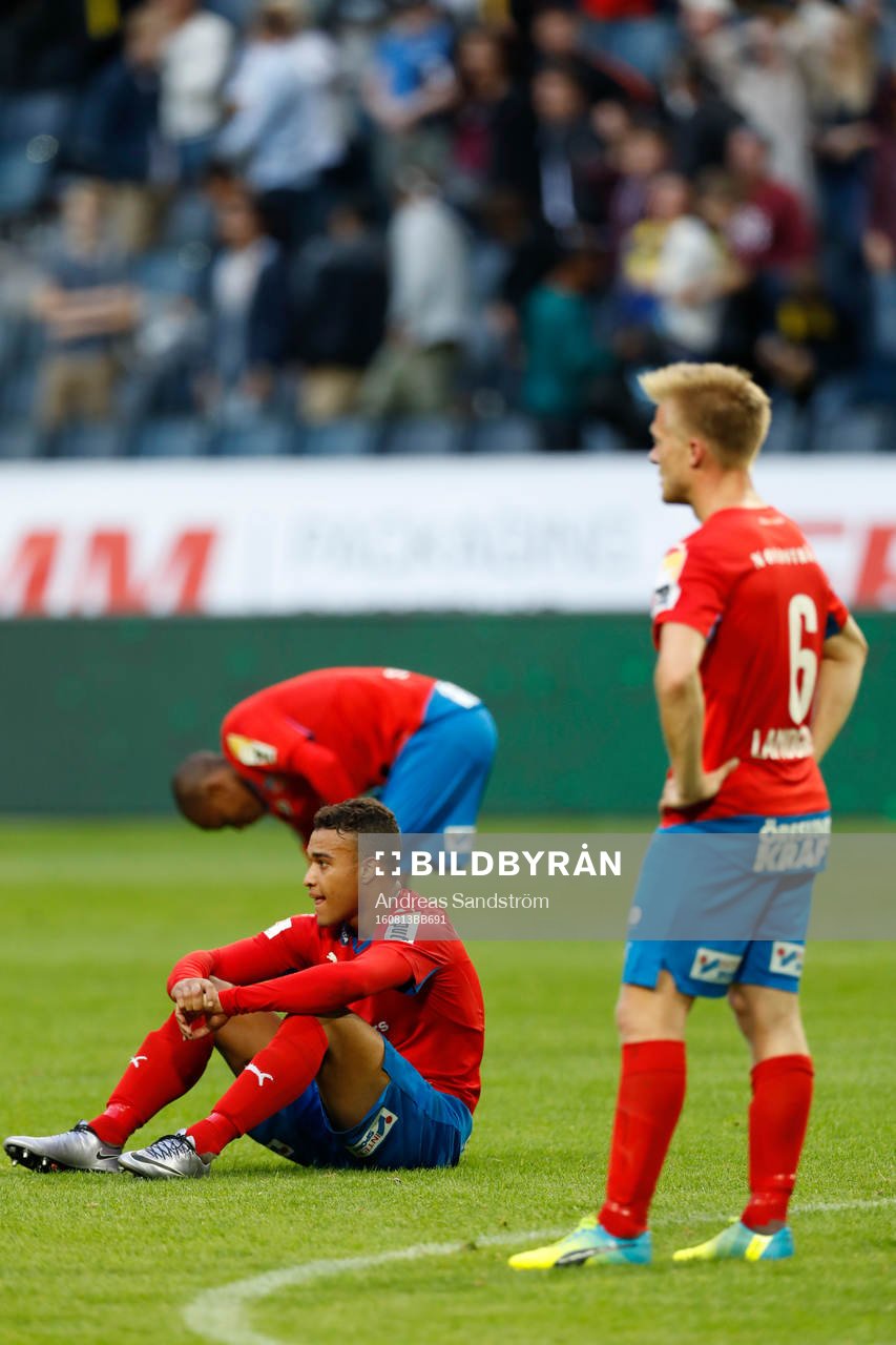 Helsingborgs Andreas Landgren och Tyrell Rusike deppar