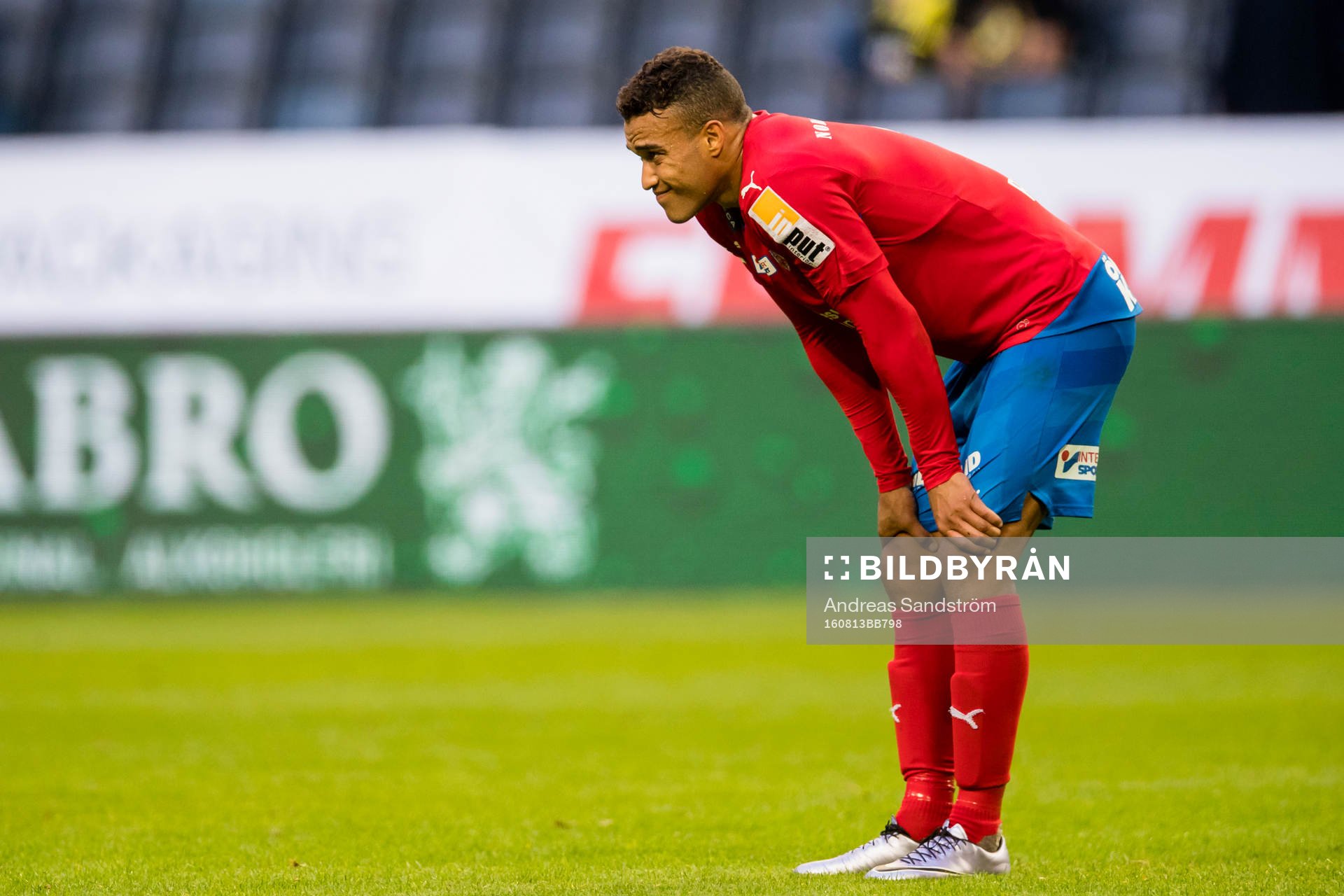 Helsingborgs Tyrell Rusike ser deppig ut
