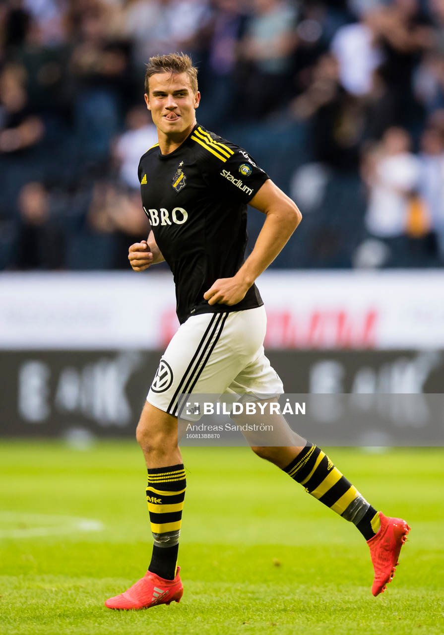s Eero Markkanen firar 1-1 kvitteringen