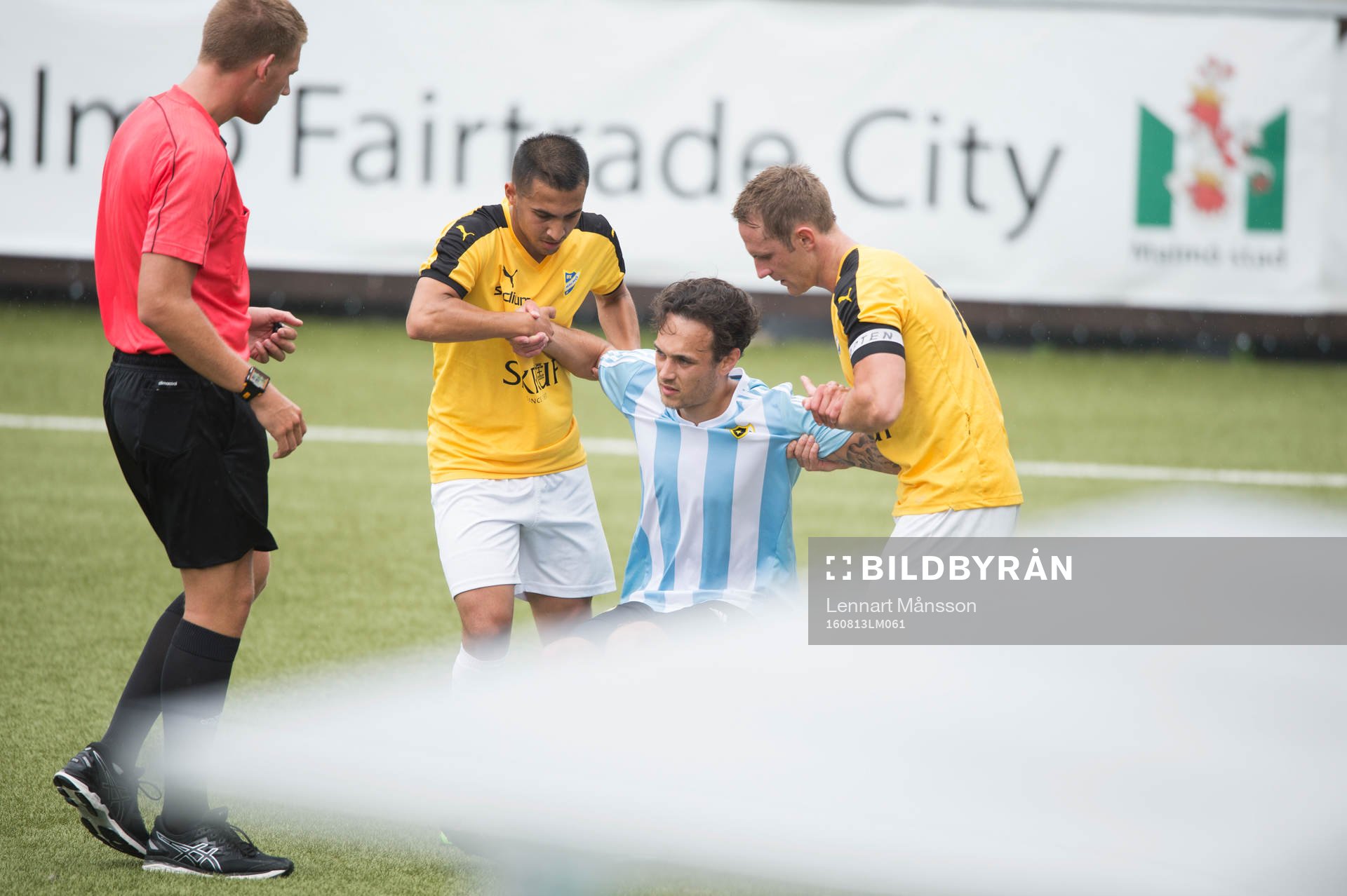 IFK Hässleholms Karim Al-Asi skadad i matchen i division 2