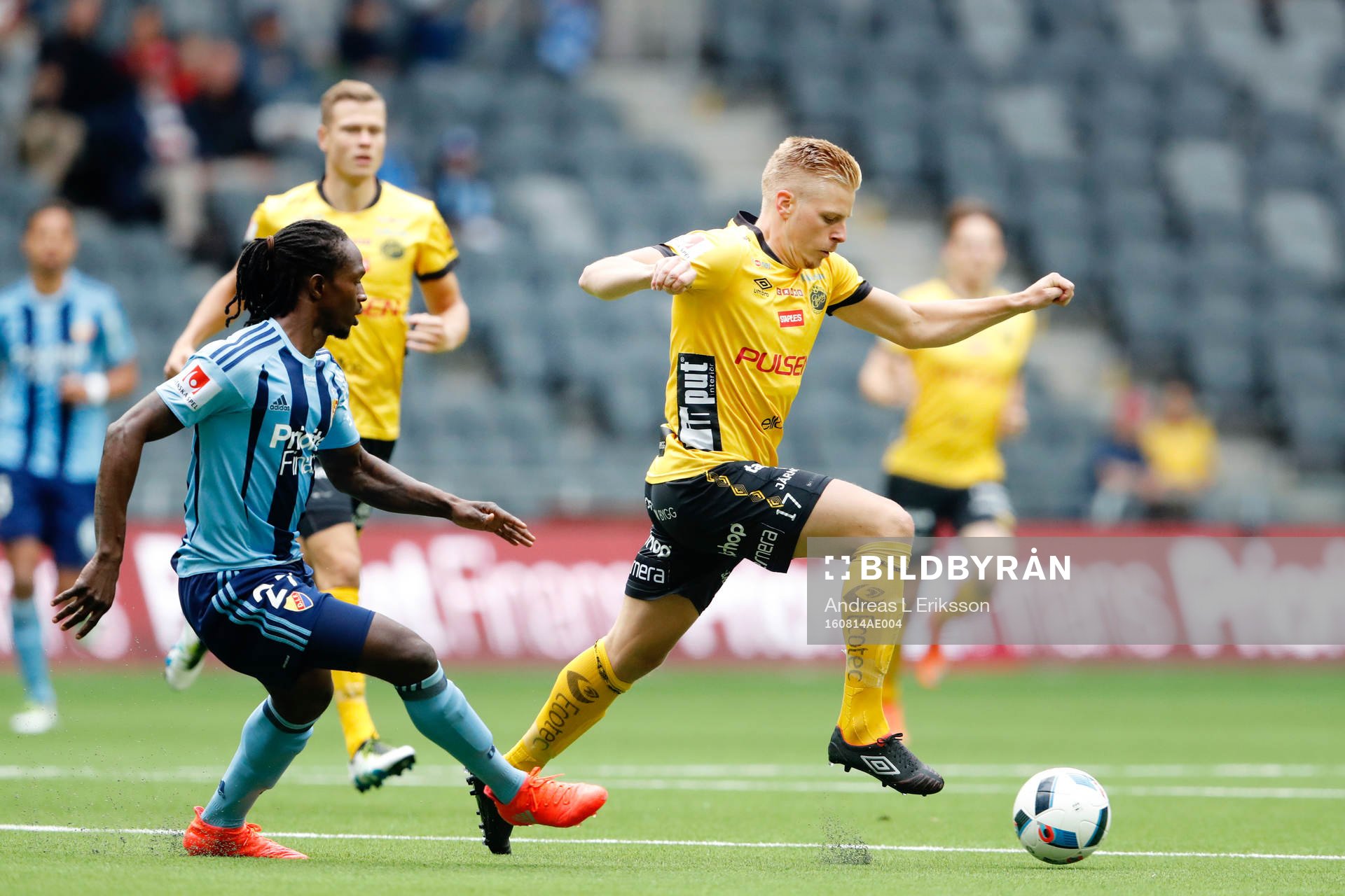 Djurgårdens Kebba Ceesay och Elfsborgs Per Frick