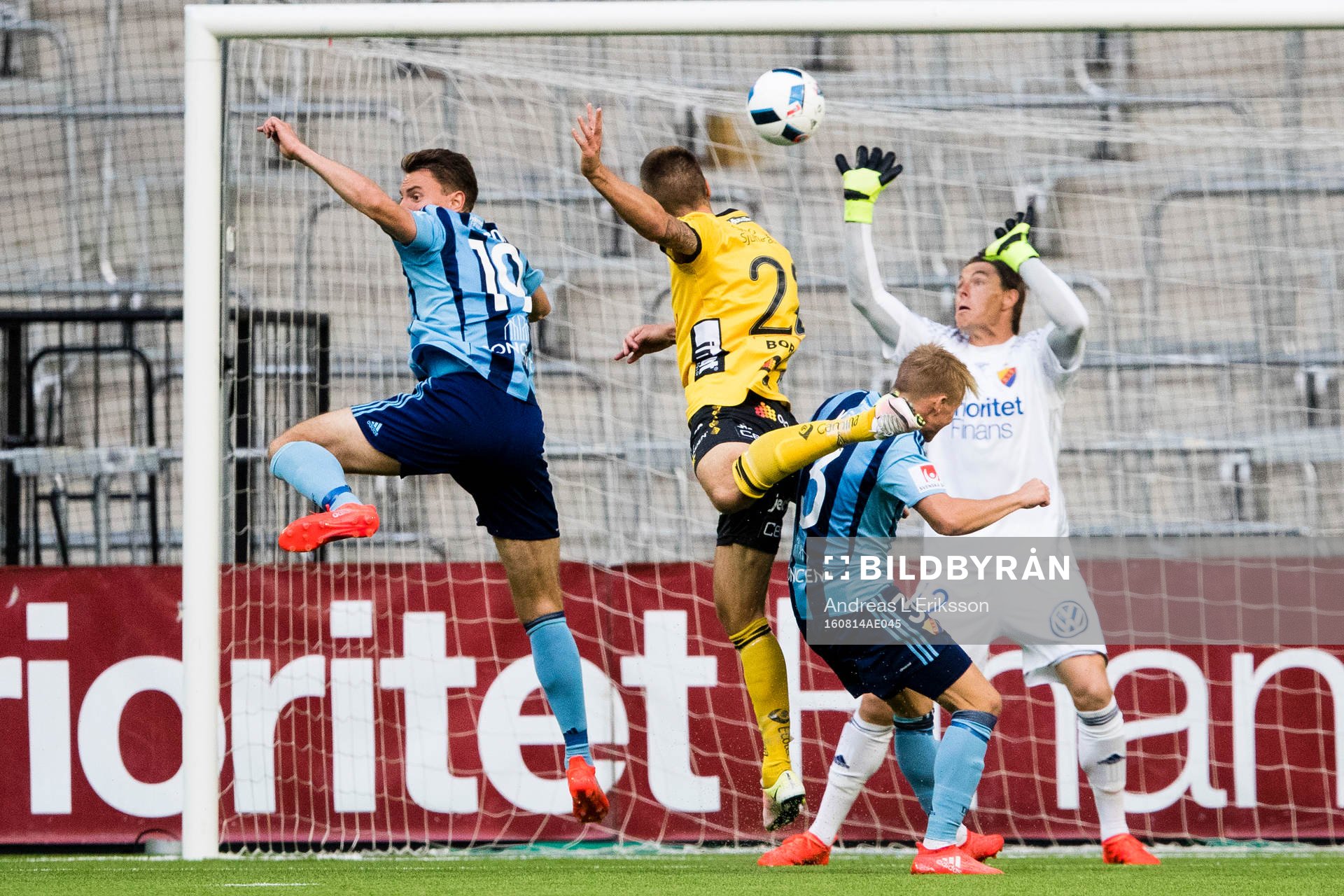 Elfsborgs Viktor Prodell nickar in 1-2 för Elfsborg förbi