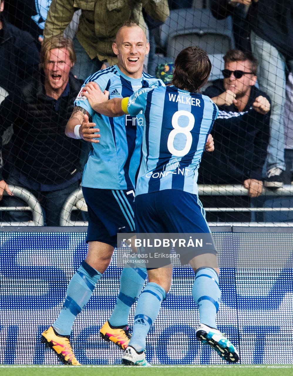 Djurgårdens Magnus Eriksson jublar tillsammans med Kevin Walker efter att ha kvitterat för Djurgården till 2-2 under fotbollsmatchen i Allsvenskan mellan Djurgården och Elfsborg den 14 augusti 2016 i Stockholm.