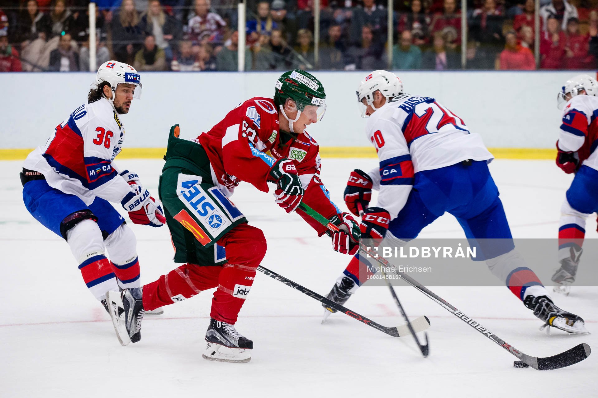 Frölundas Simon Hjalmarsson  mot Norges Mats Zuccarello
