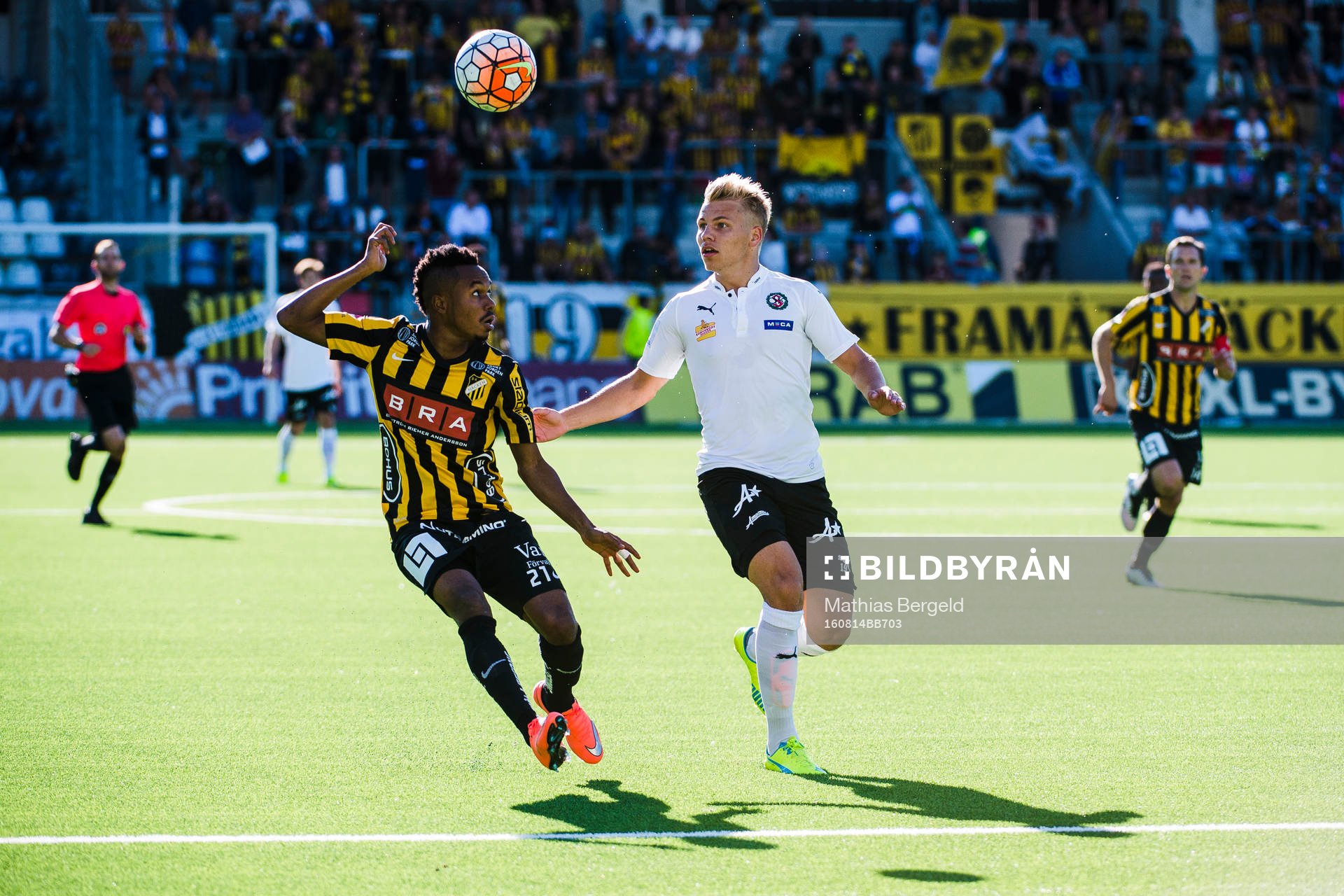 Häckens Nasiru Mohammed och Örebros Sebastian Ring