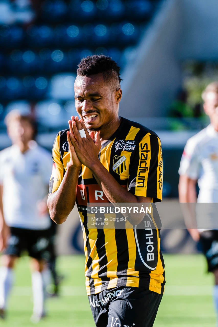 Häckens Nasiru Mohammed reagerar