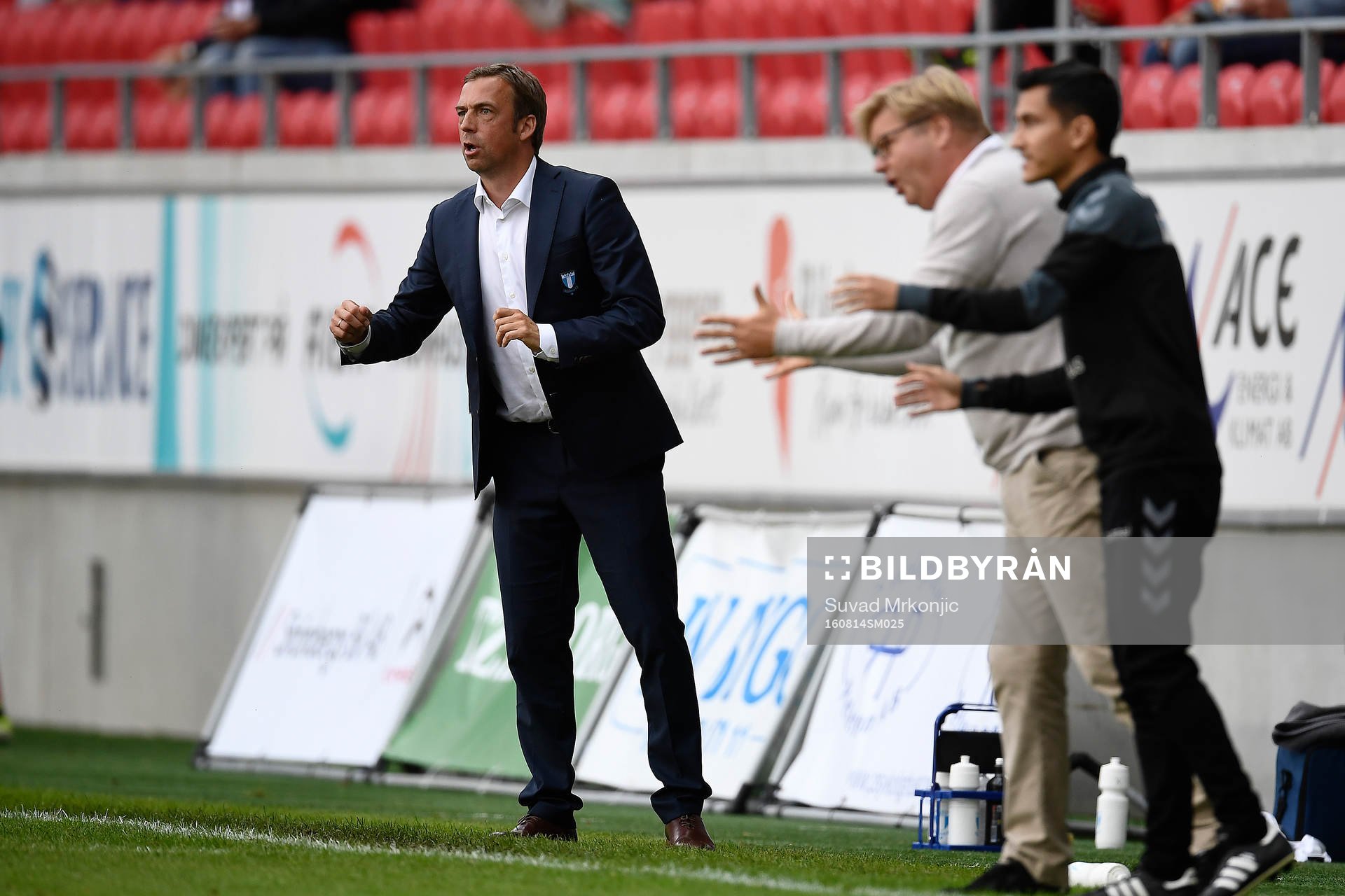 Malmö FFs tränare Allan Kuhn och Kalmars tränare Peter Swärdh under fotbollsmatchen i Allsvenskan mellan Kalmar och Malmö den 14 augusti 2016 i Kalmar.