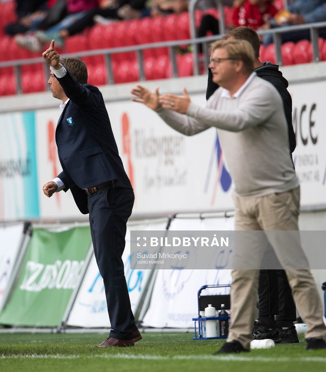 Malmö FFs tränare Allan Kuhn och Kalmars tränare Peter Swärdh under fotbollsmatchen i Allsvenskan mellan Kalmar och Malmö den 14 augusti 2016 i Kalmar.