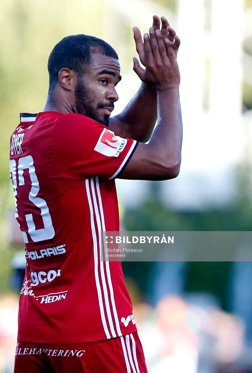 Östersunds Alex Dyer jublar