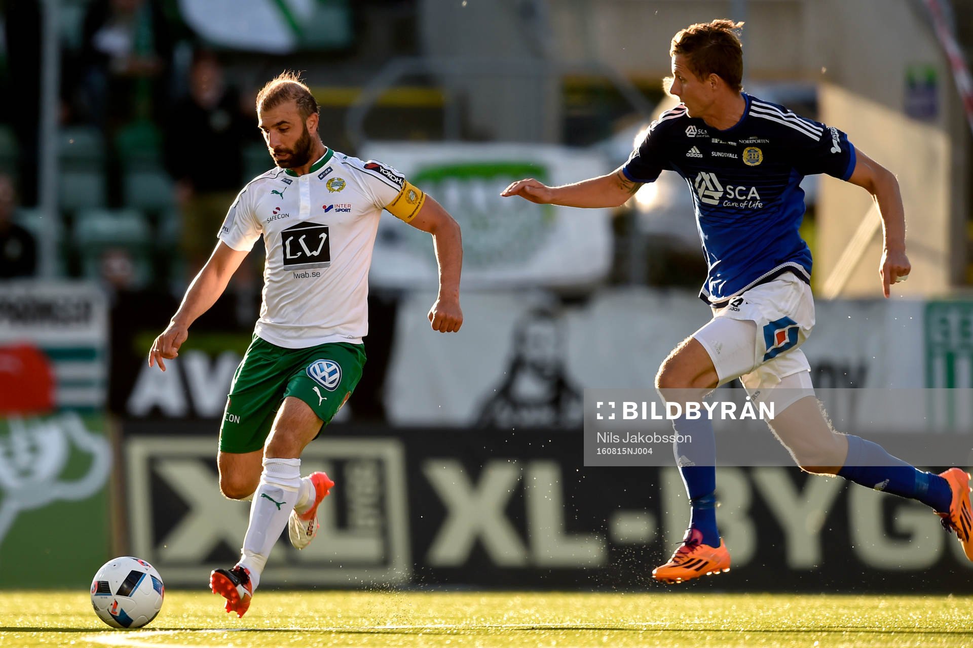 Hammarbys Kennedy Bakircioglu och Sundsvalls Johan Eklund