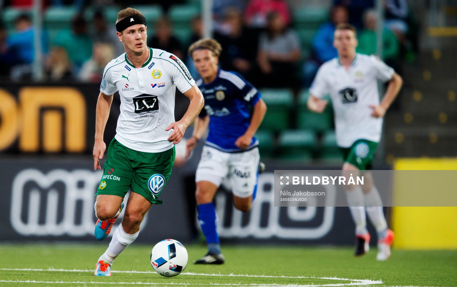 Hammarbys Erik Israelsson under fotbollsmatchen i Allsvenskan mellan GIF Sundsvall och Hammarby den 15 augusti 2016 i Sundsvall.