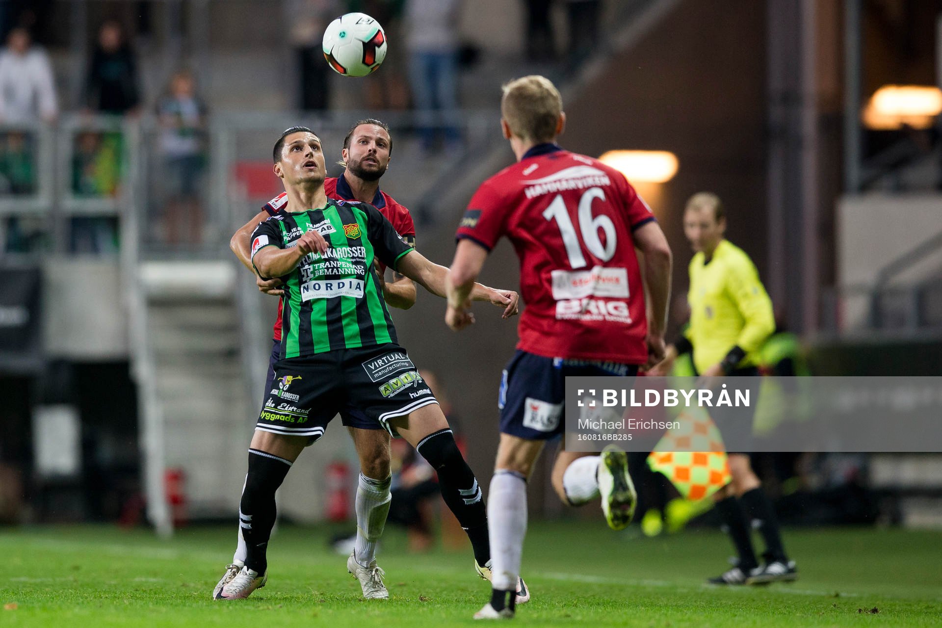 GAIS Luka Mijaljevic i kamp med Örgrytes Hampus Bohman under fotbollsmatchen i Superettan mellan Örgryte och GAIS den 16 augusti 2016 i Göteborg.