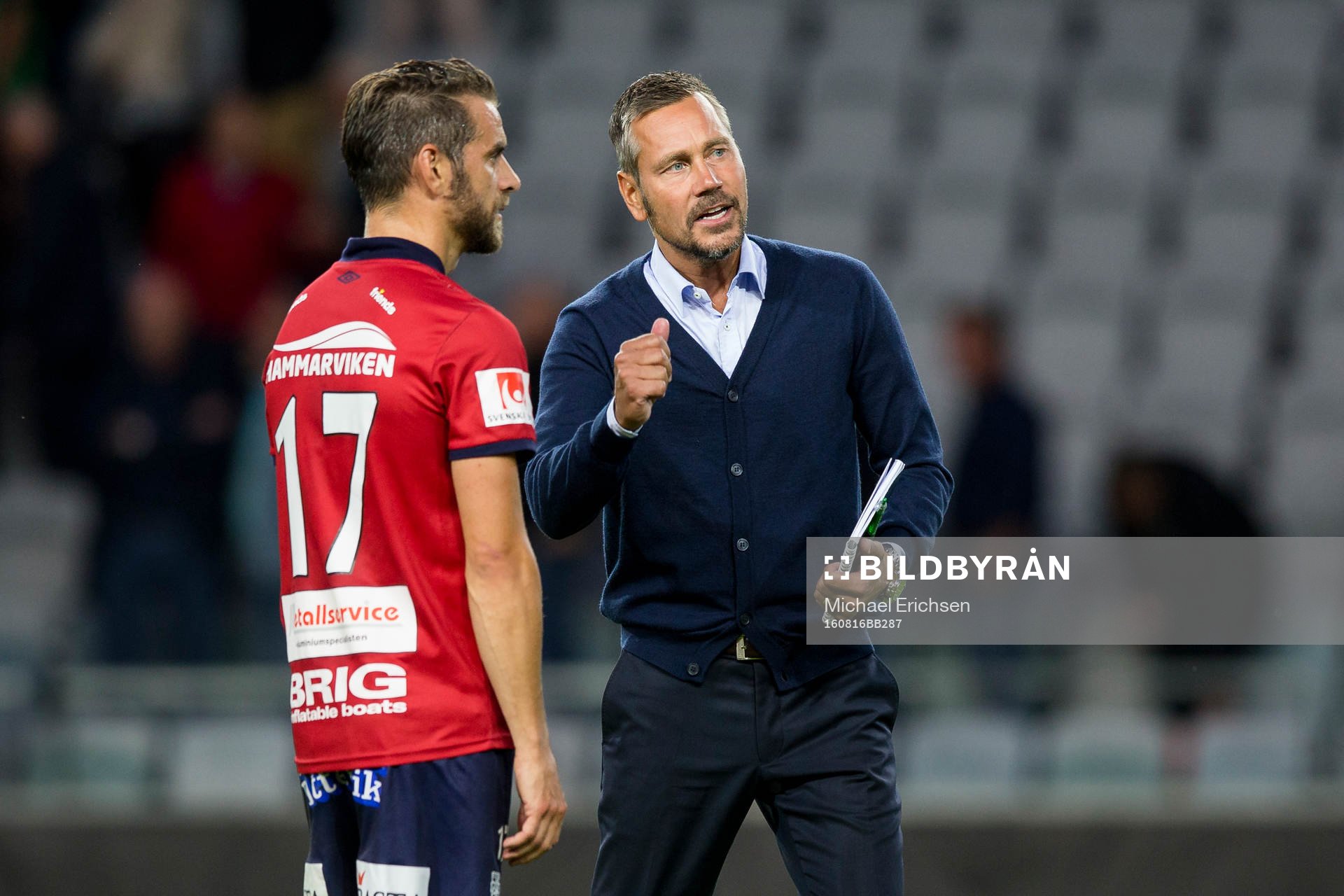 Örgrytes Björn Anklev i samspråk med tränare Marcus Lantz efter fotbollsmatchen i Superettan mellan Örgryte och GAIS den 16 augusti 2016 i Göteborg.
