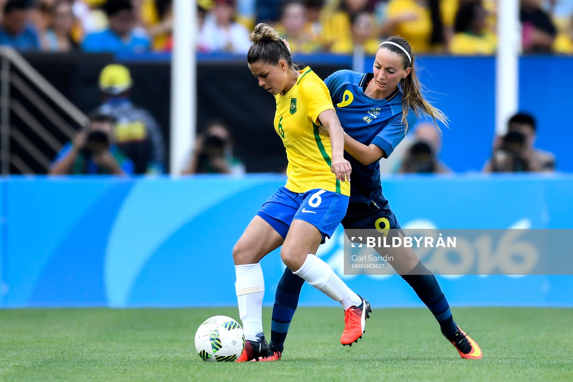 Brasiliens Tamires och Sveriges Kosovare Asllani