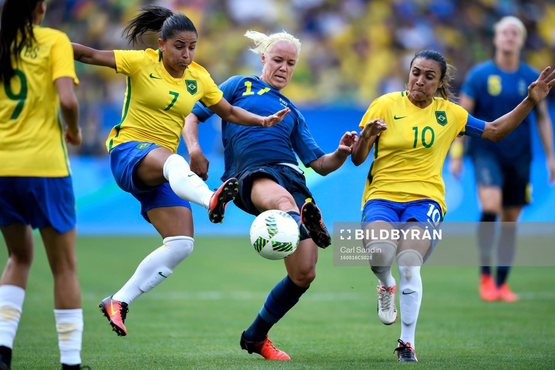 Brasiliens Debora och Marta och Sveriges Caroline Seger