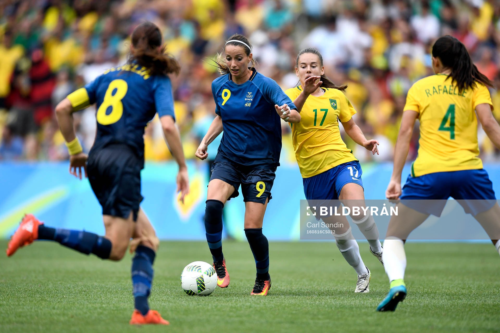 Sveriges Kosovare Asllani och Brasiliens Andressa