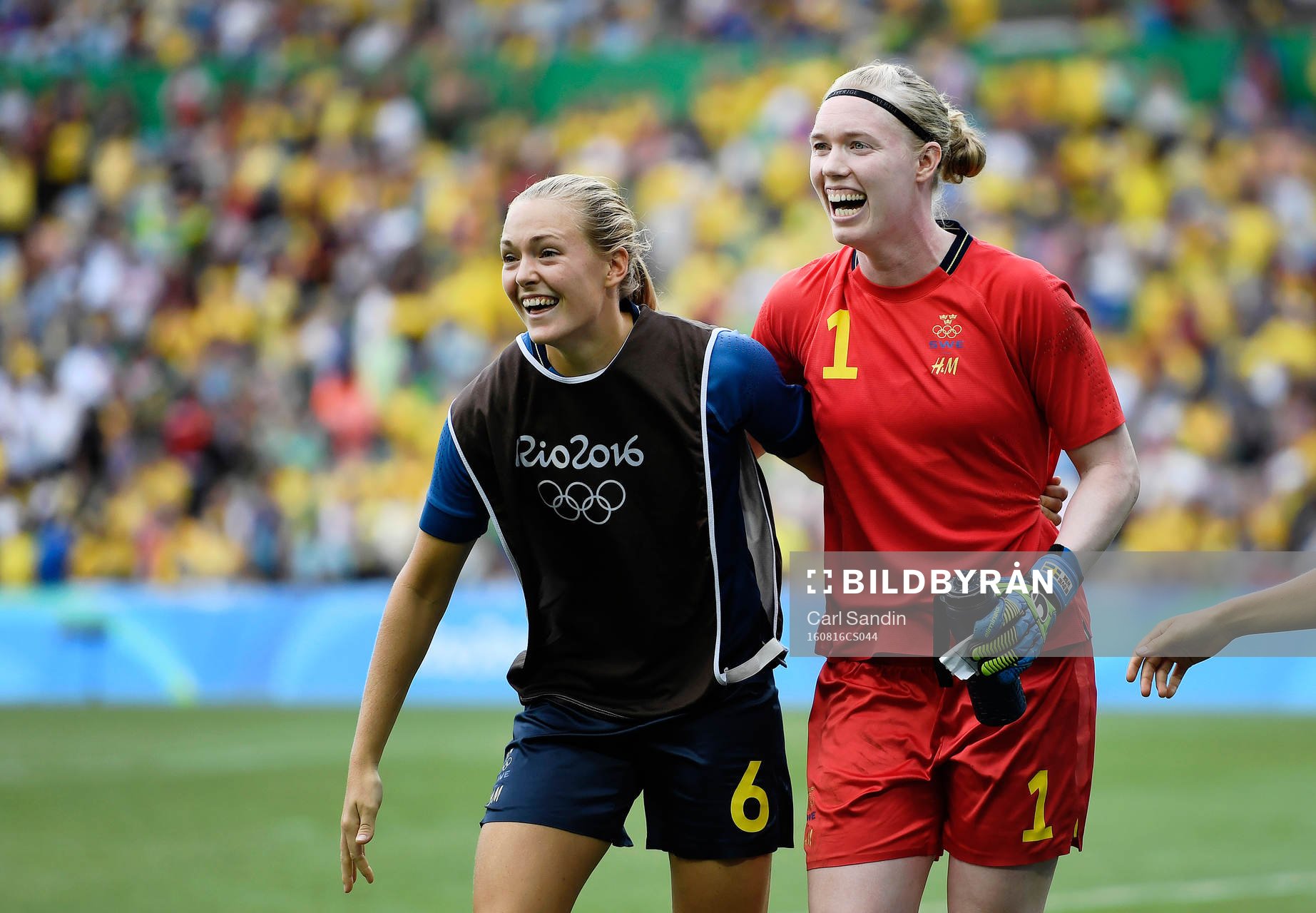 Sveriges Magdalena Ericsson och målvakt Hedvig Lindahl