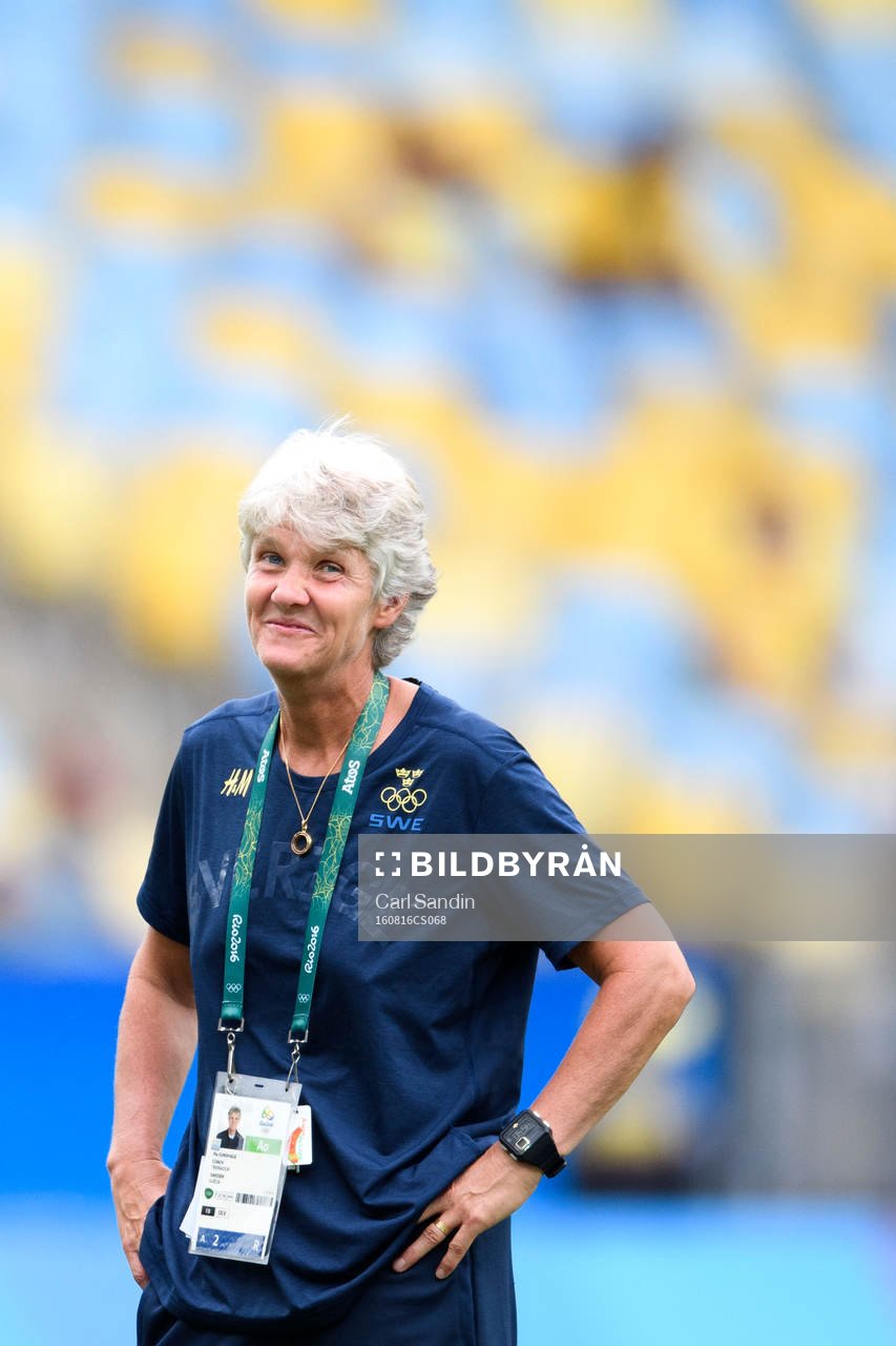 Sveriges förbundskapten Pia Sundhage jublar