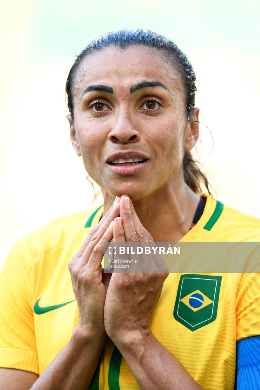 Brasiliens Marta deppar i semifinalen i fotboll mellan