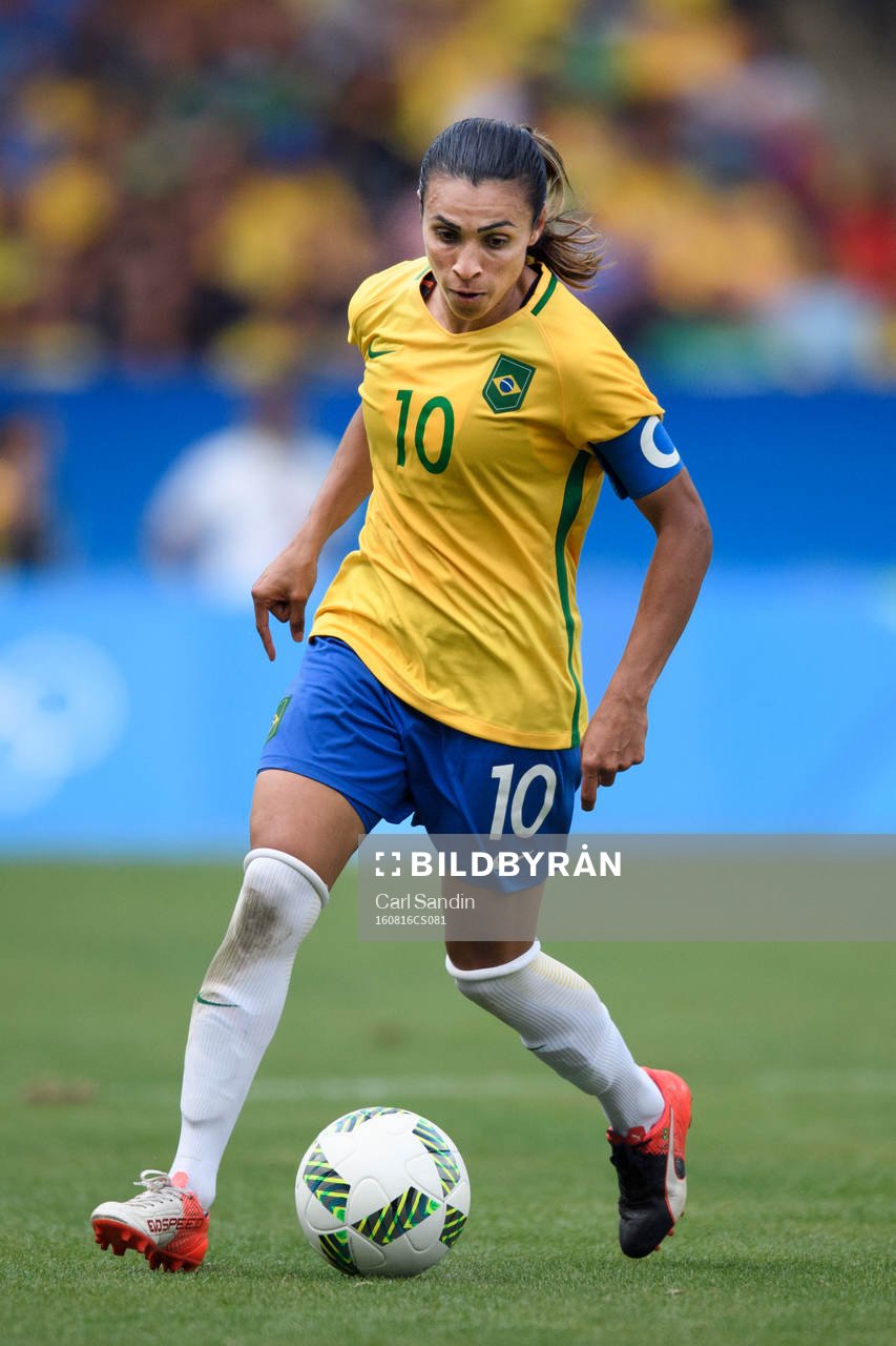 Brasiliens Marta i semifinalen i fotboll mellan Brasilien