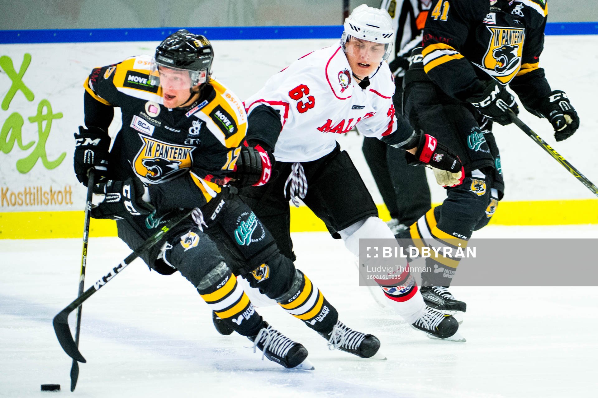 Malmö Redhawks Fredrik Händemark jagar Panterns Robin