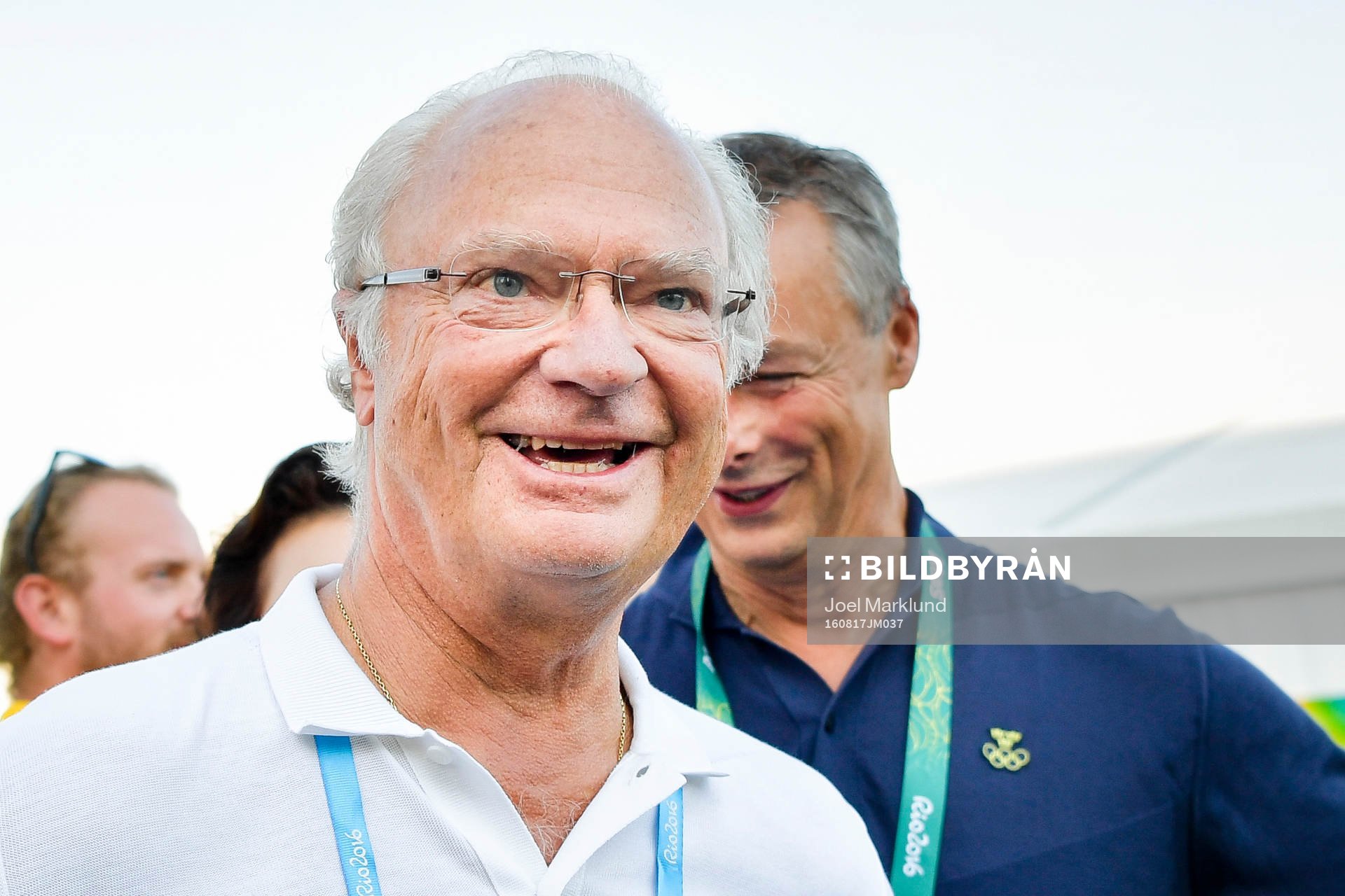 Sveriges kung Carl XVI Gustaf besöker spelarna i Sveriges