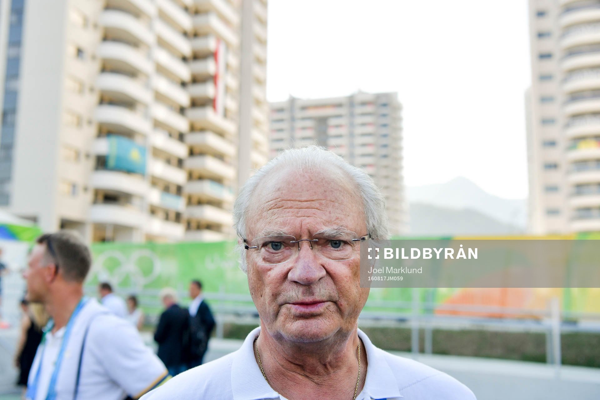 Sveriges kung Carl XVI Gustaf besöker spelarna i Sveriges