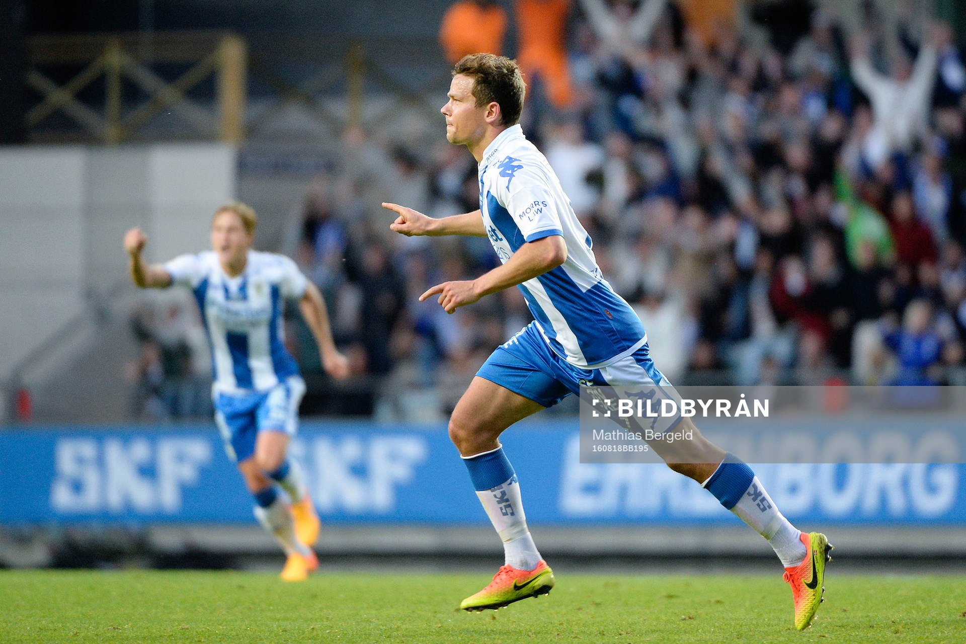 IFK Göteborgs Mads Albeck gör 1-0 och jublar