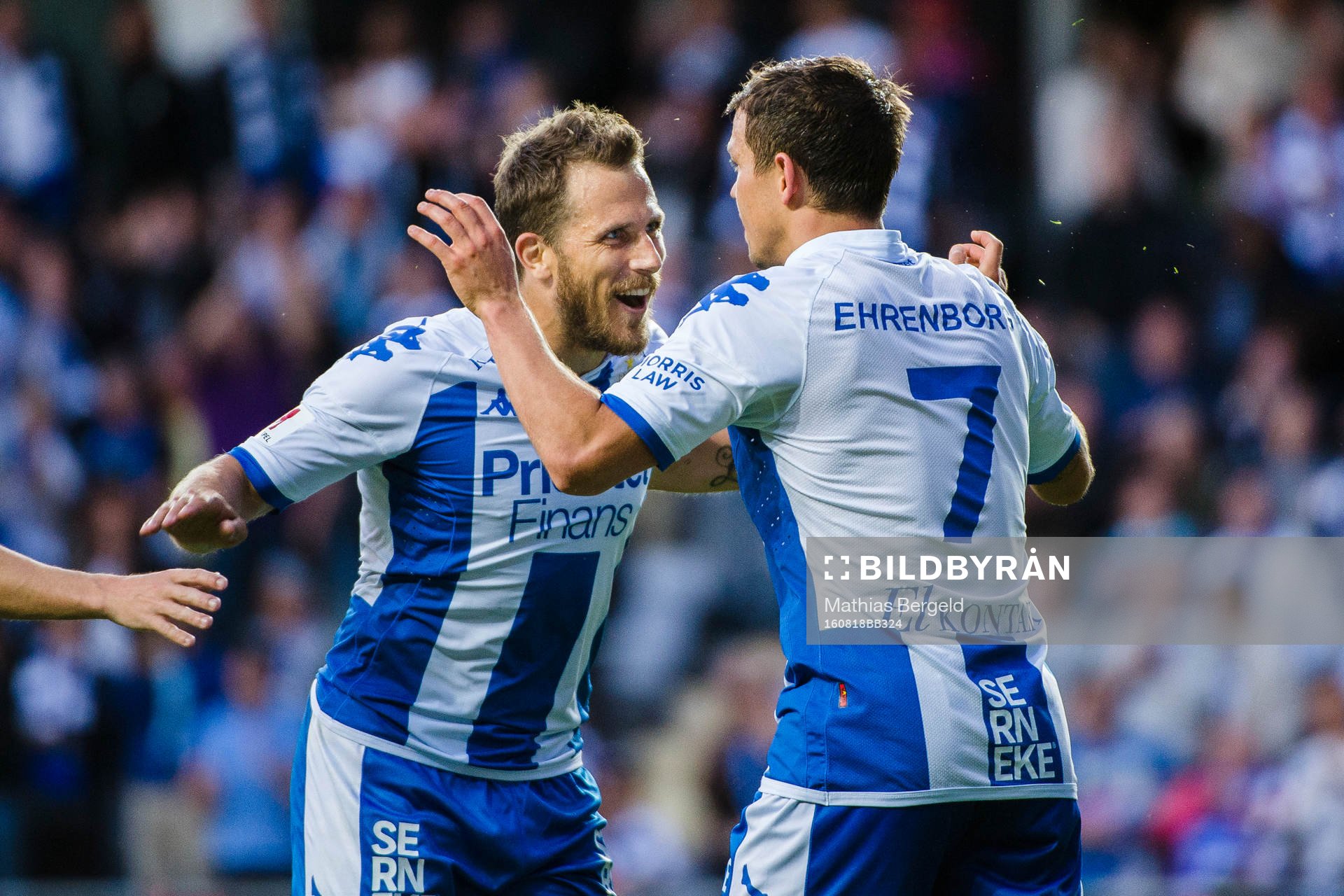 IFK Göteborgs Tobias Hysén jublar med målskytten till