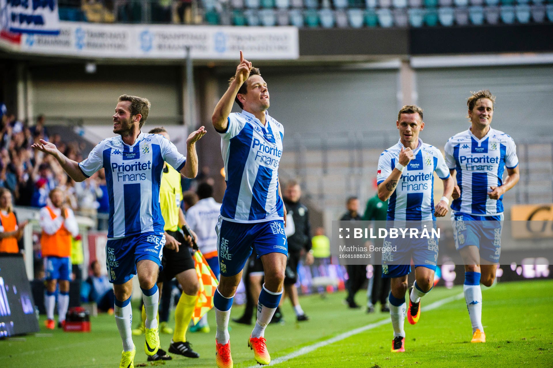 IFK Göteborgs Emil Salomonsson, Jakob Ankersen och Thomas Rogne jublar med målskytten till 1-0 Mads Albeck under fotbollsmatchen i kvalet till Europa League mellan IFK Göteborg och Qarabag den 18 augusti 2016 i Göteborg.