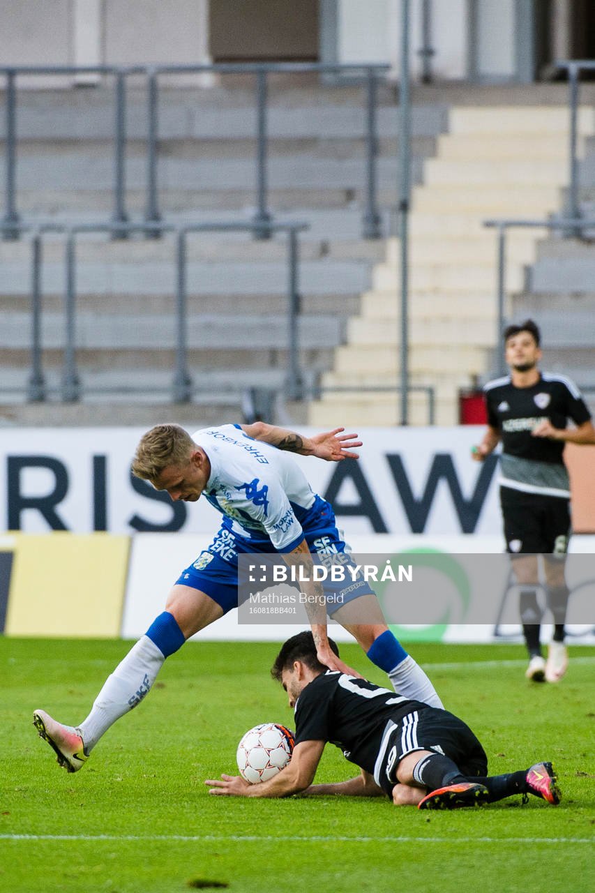 IFK Göteborgs Sören Rieks och Qarabags Dani Quintana