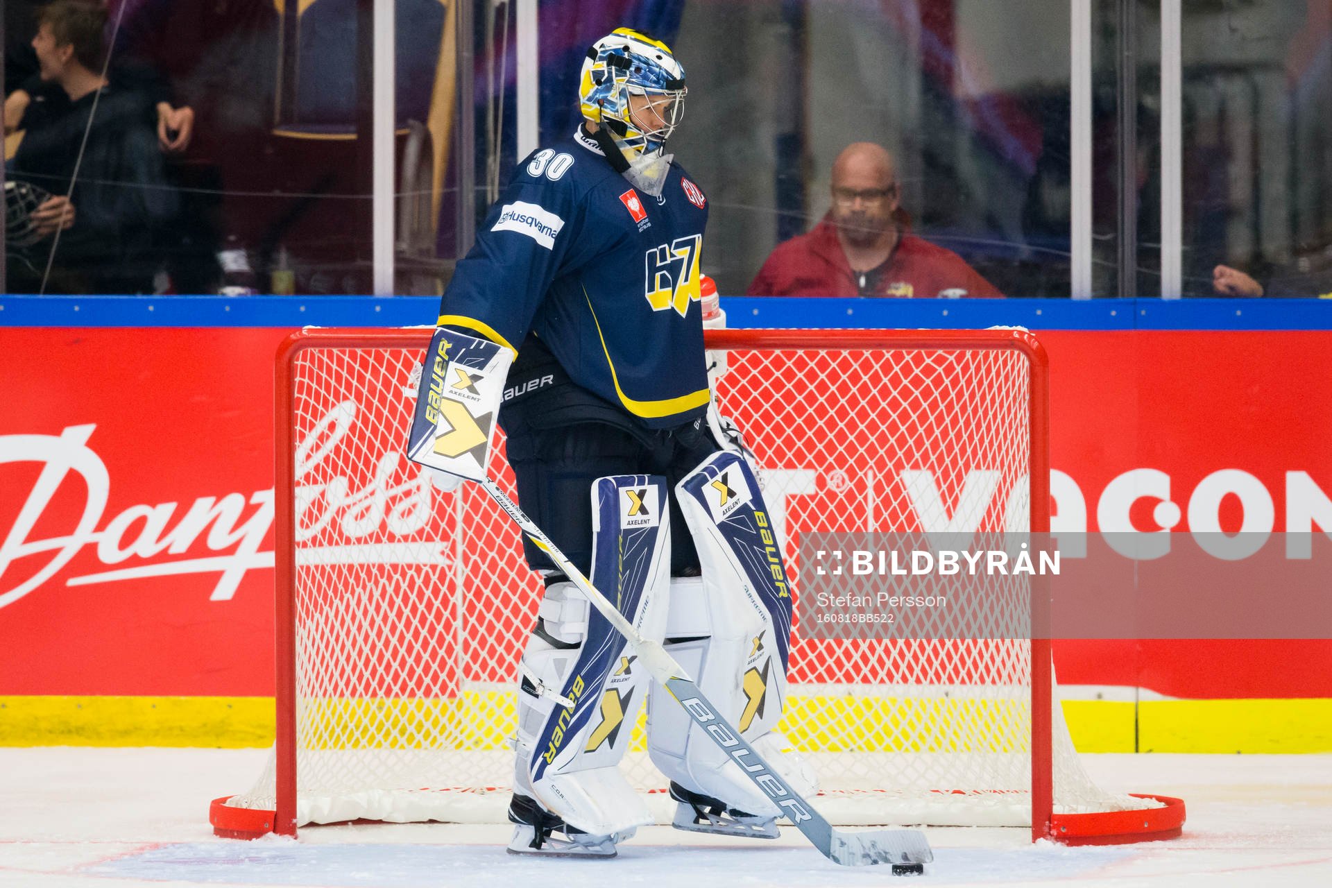 s målvakt Linus Söderström deppar