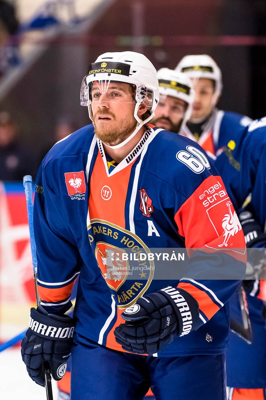 Växjös Erik Josefsson jublar