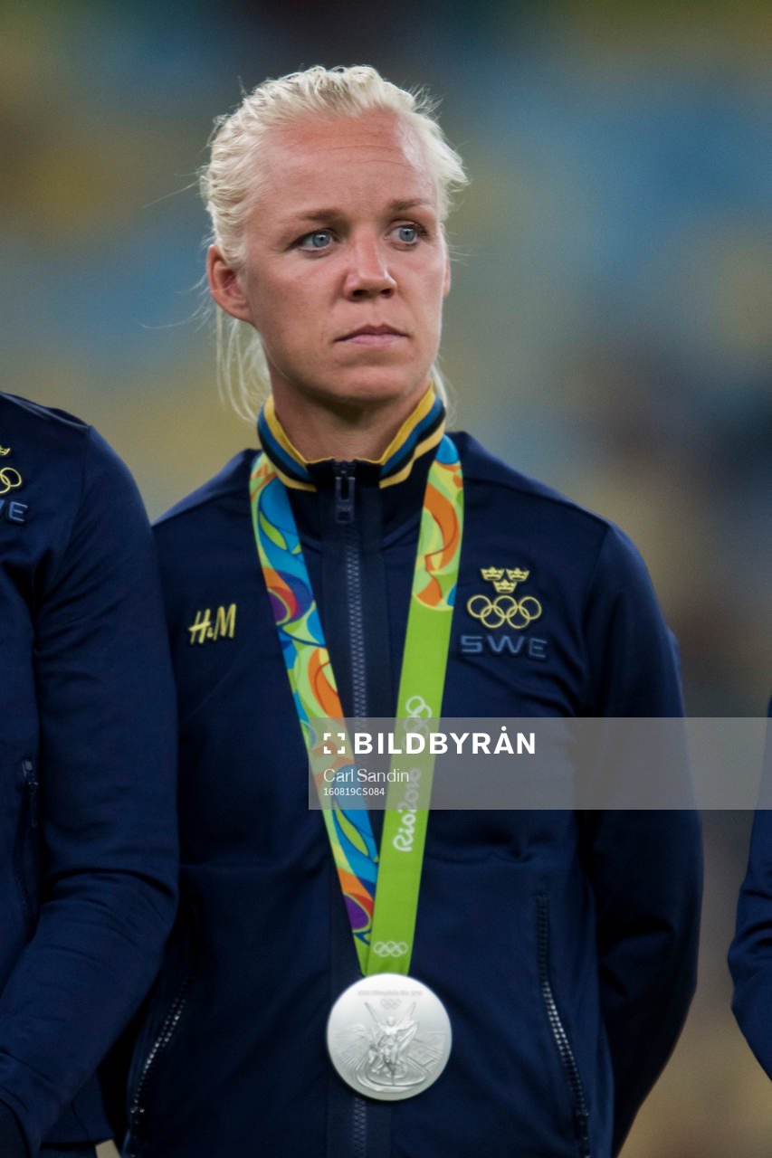 Sveriges Caroline Seger med sin silvermedalj