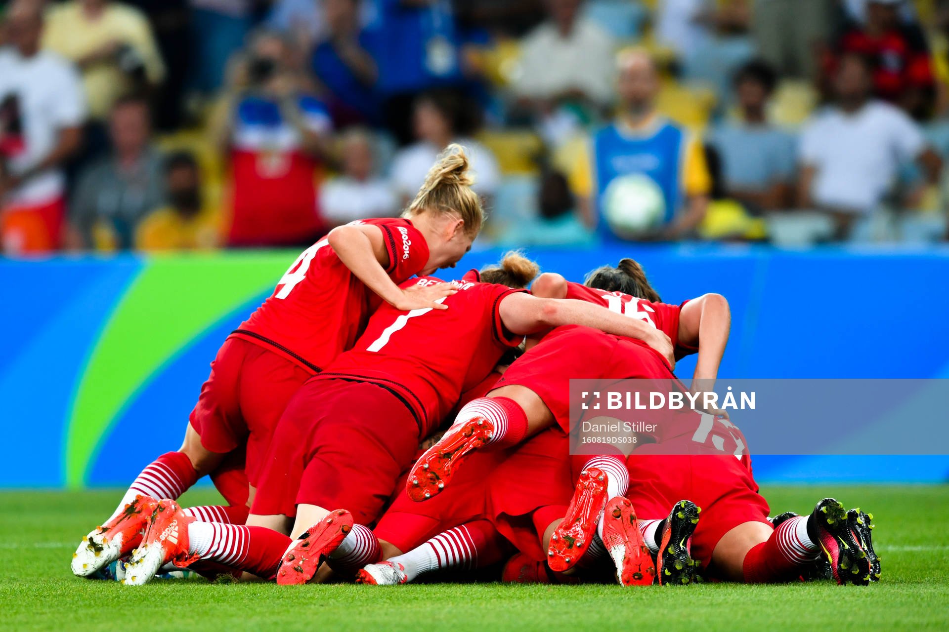 Tysklands spelare jublar efter 0-2 i fotbollsfinalen mellan Sverige och Tyskland den 19 augusti 2016 under OS i Rio de Janeiro.