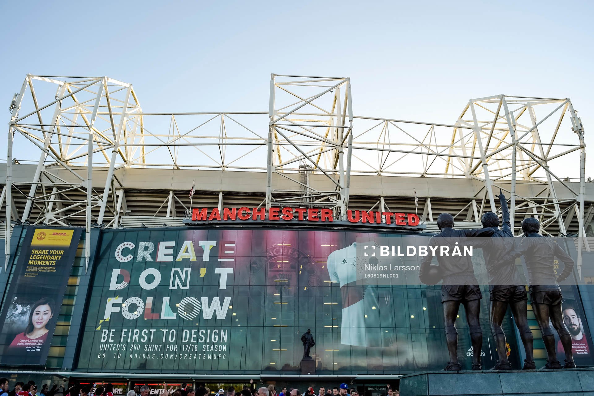 Exteriör på fotbollsarenan Old Trafford före