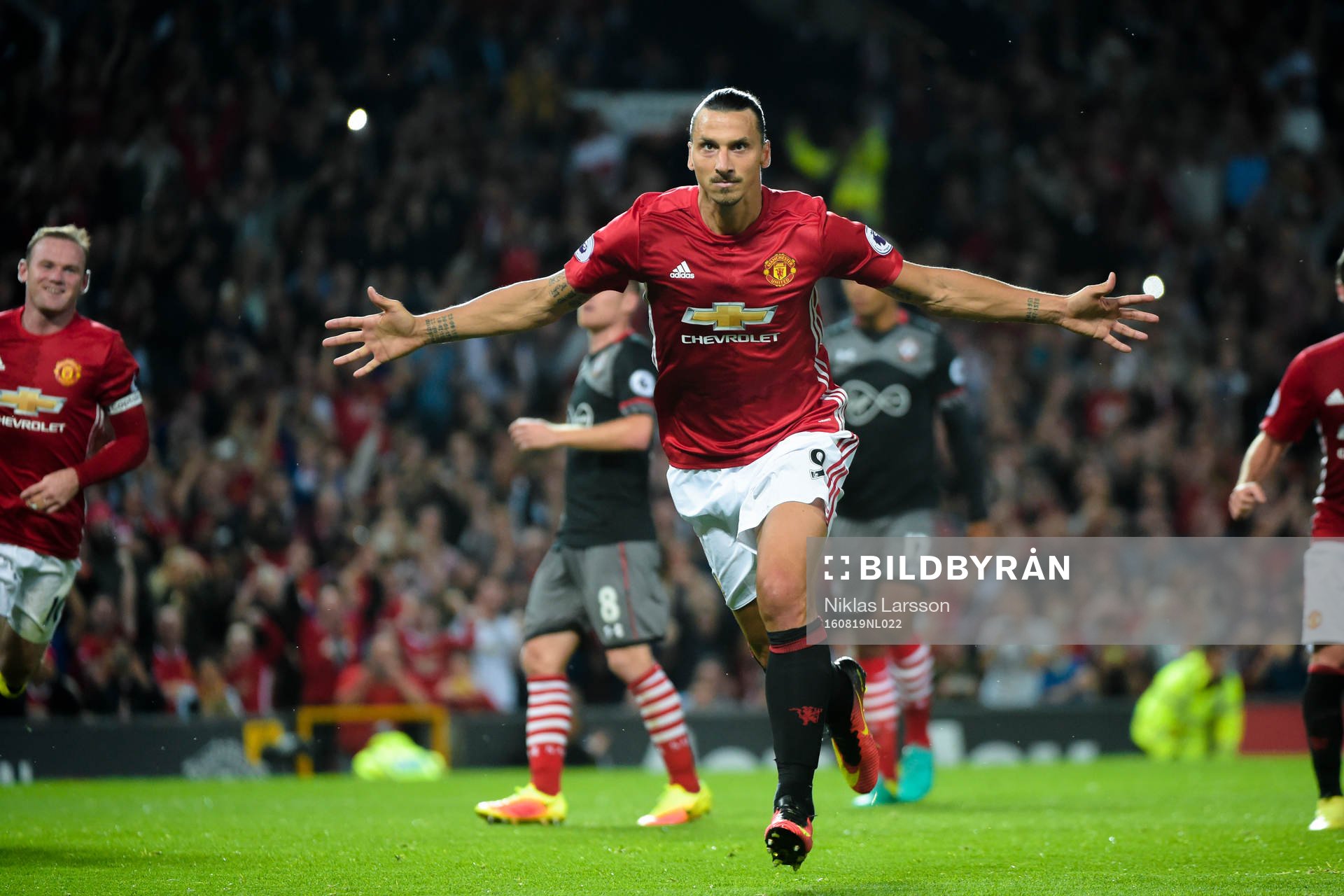 Manchester Uniteds Zlatan Ibrahimovic jublar