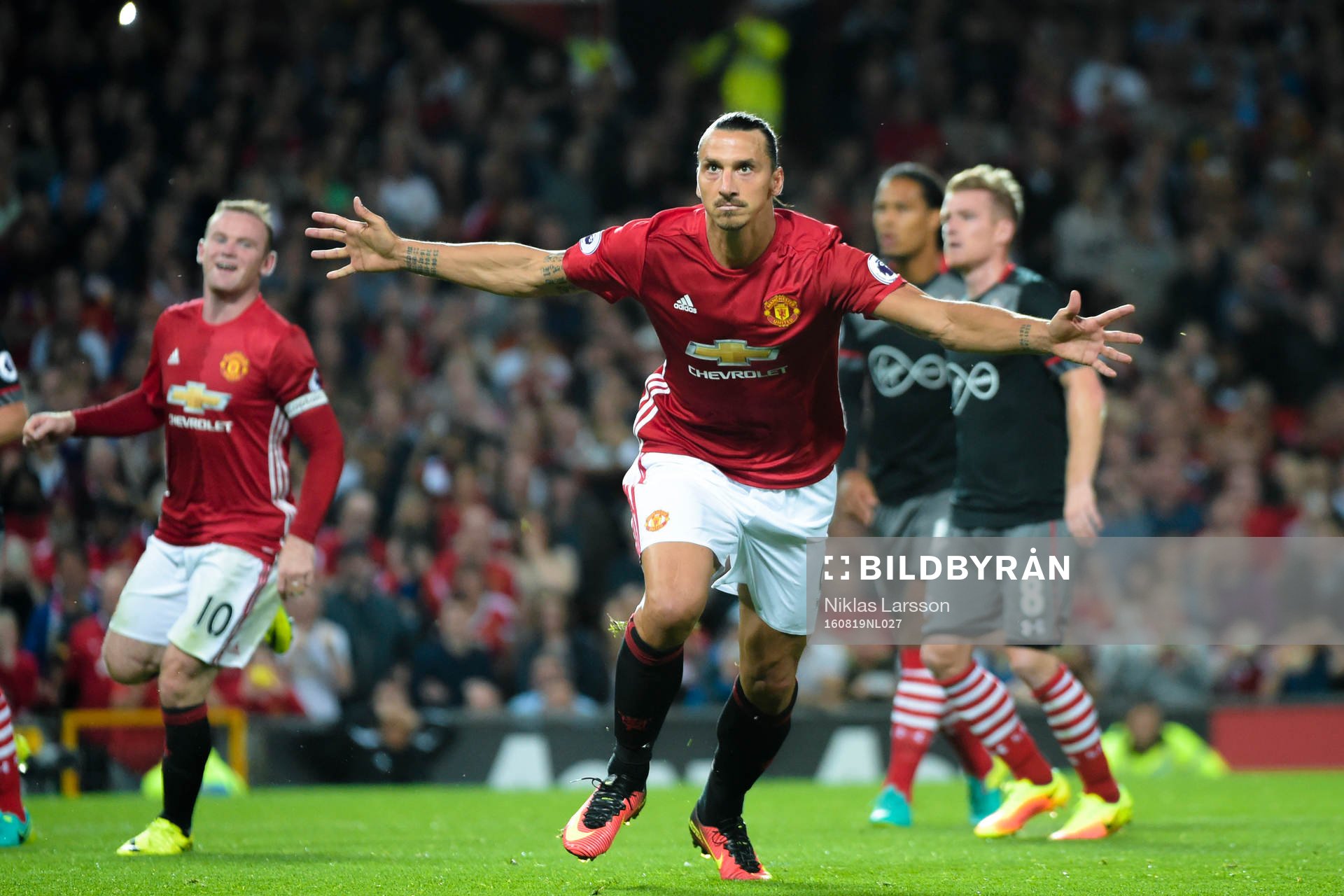Manchester Uniteds Zlatan Ibrahimovic jublar