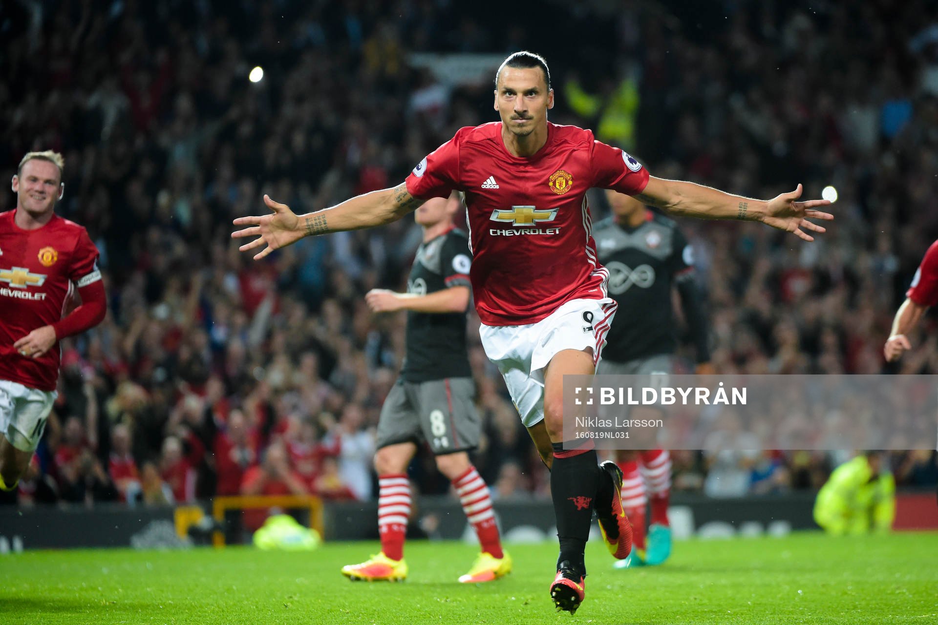 Manchester Uniteds Zlatan Ibrahimovic jublar